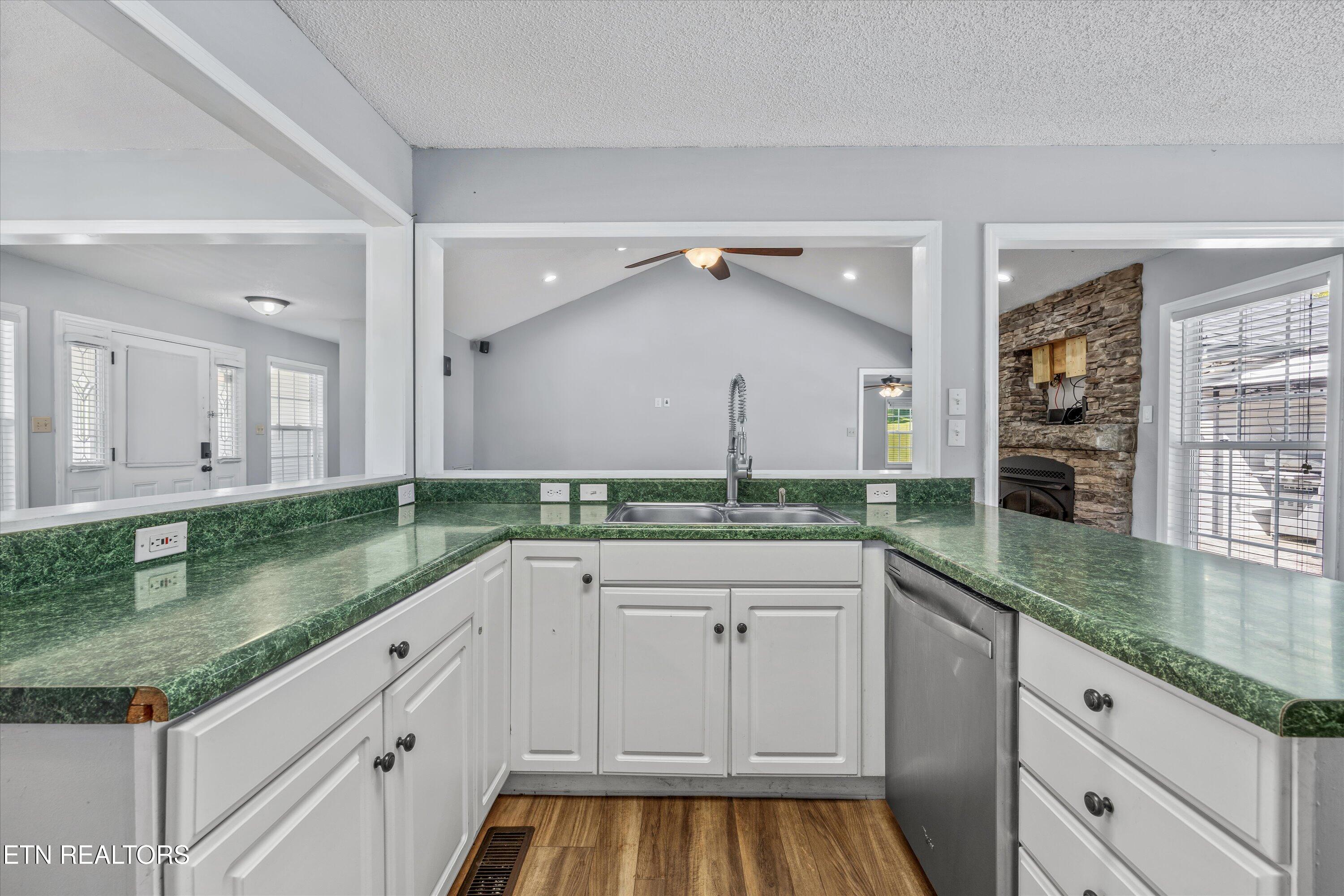 121 Stones Lane Jacksboro TN 37757