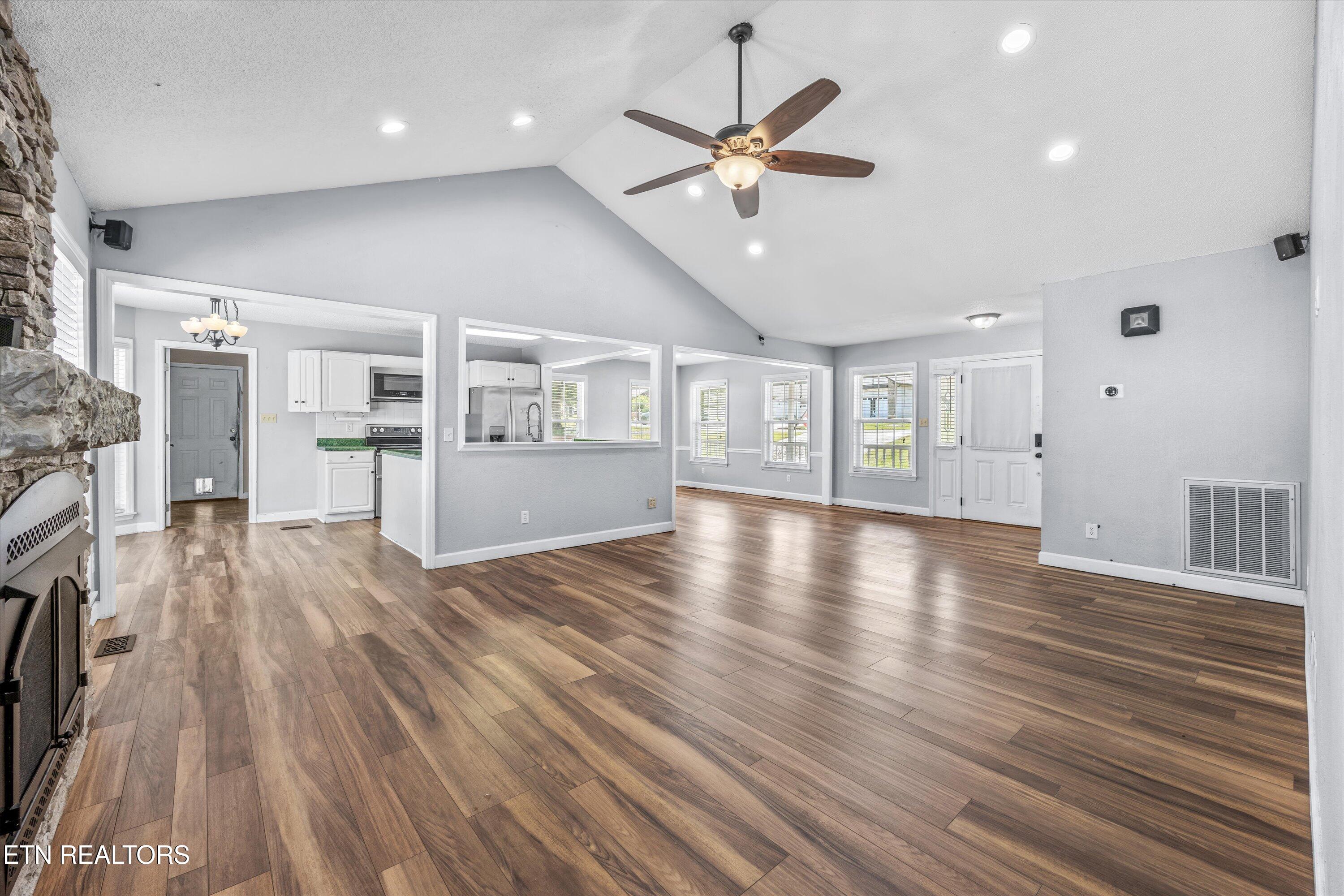 121 Stones Lane Jacksboro TN 37757