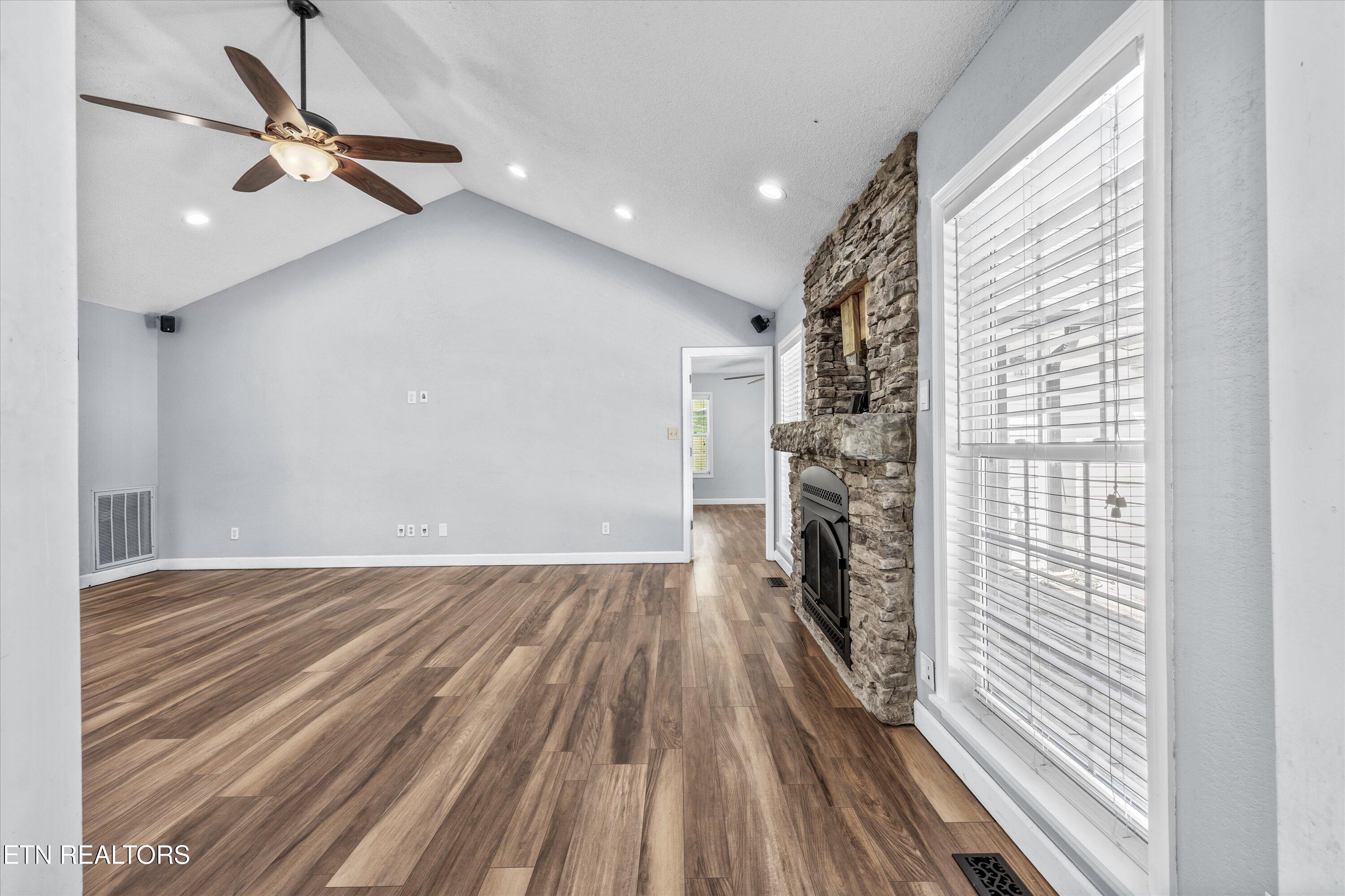 121 Stones Lane Jacksboro TN 37757