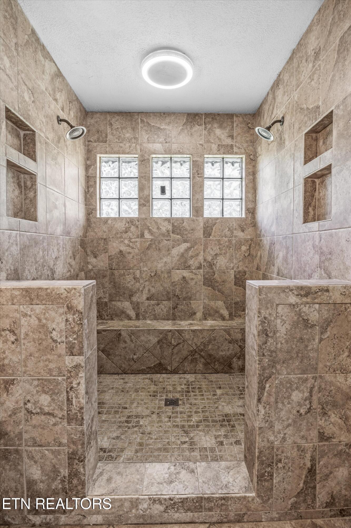 121 Stones Lane Jacksboro TN 37757