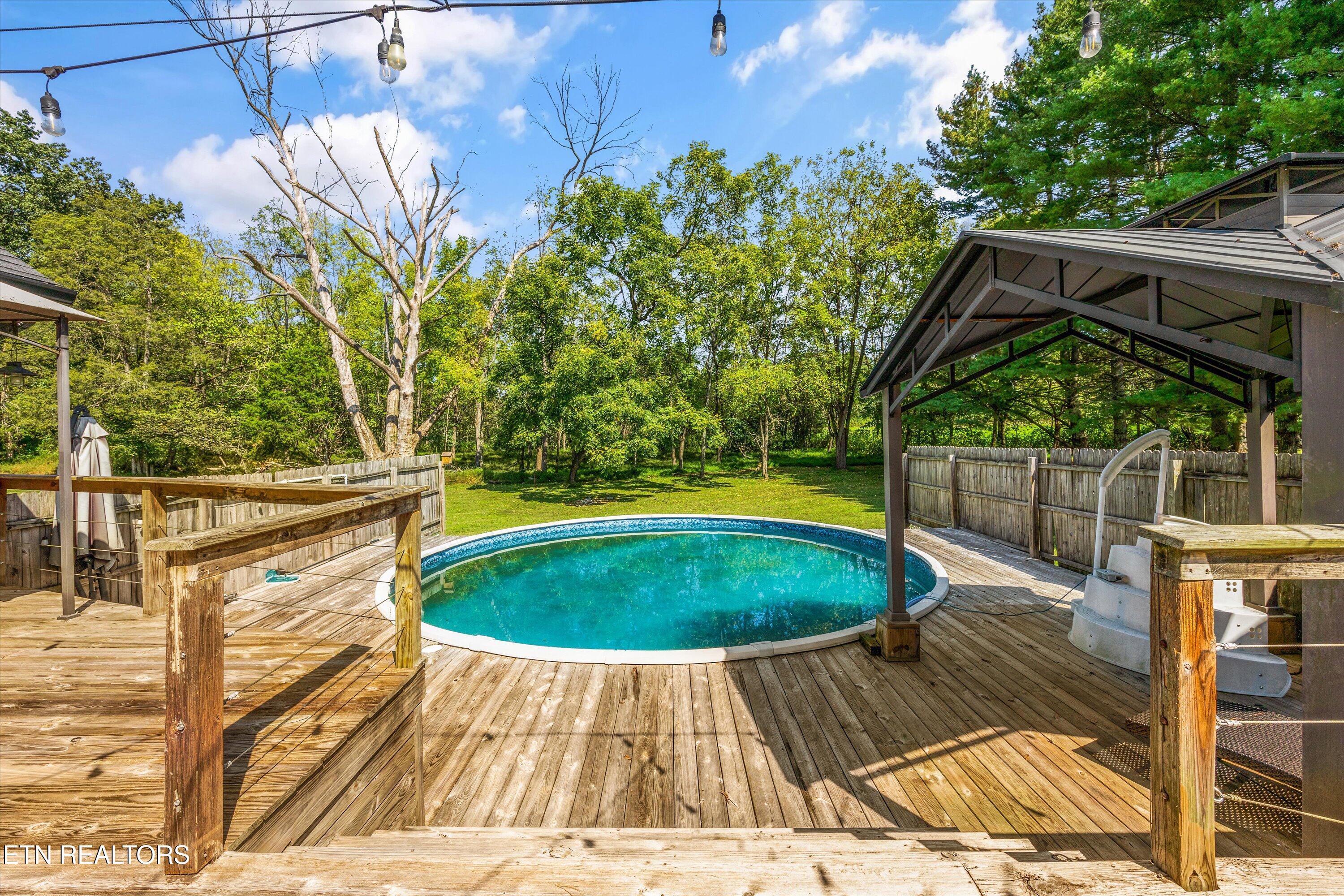 121 Stones Lane Jacksboro TN 37757