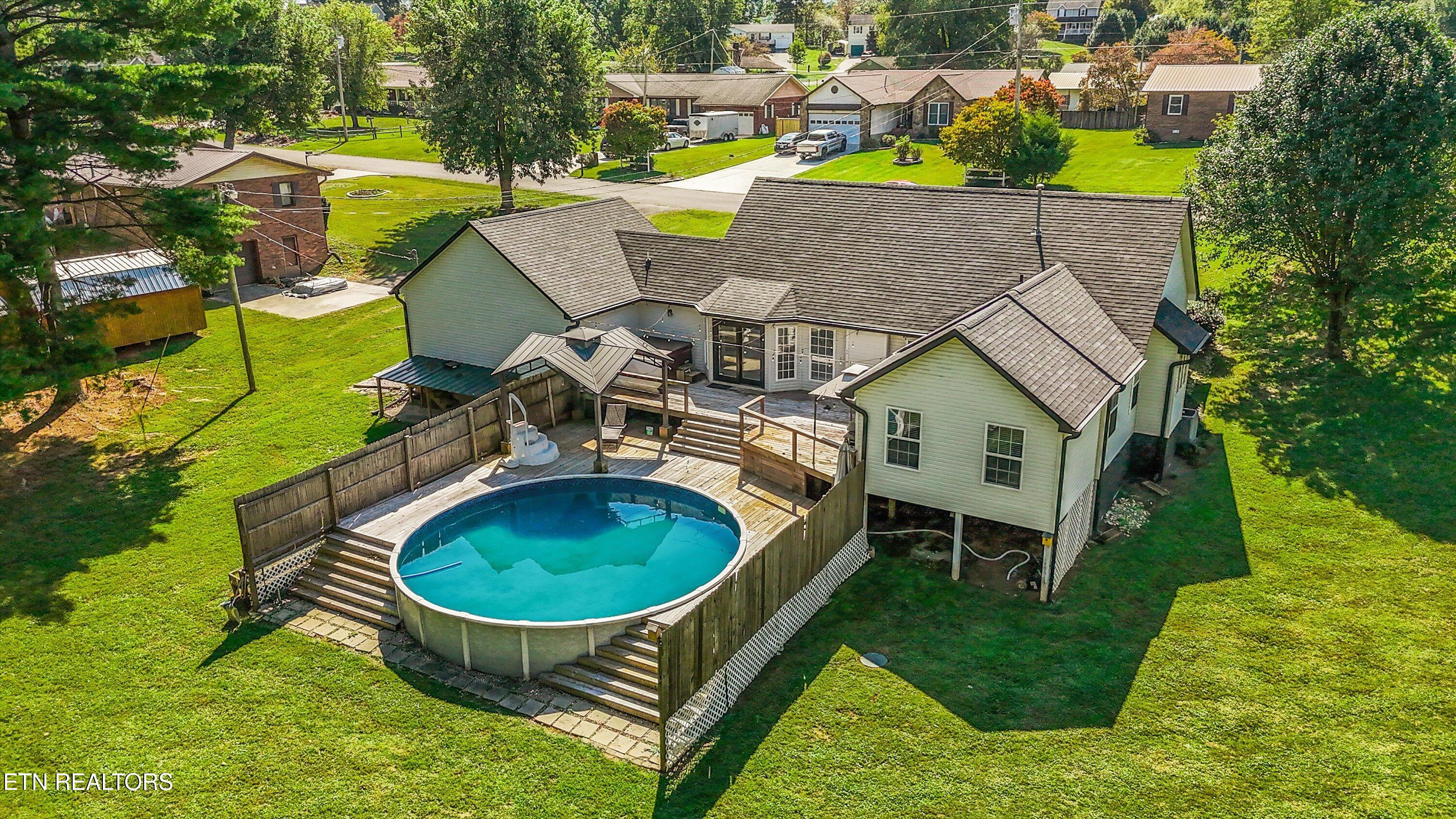 121 Stones Lane Jacksboro TN 37757