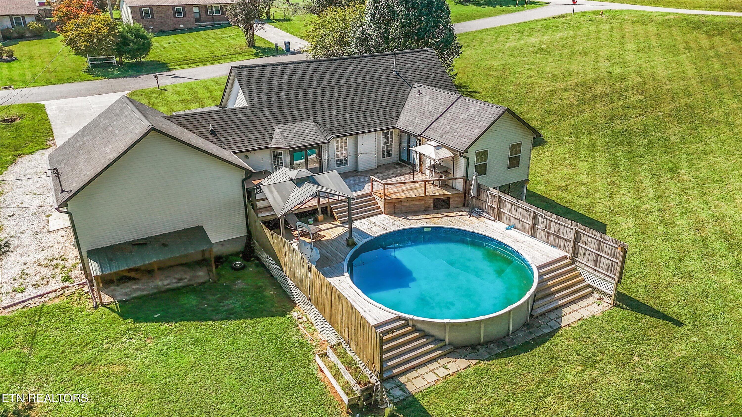 121 Stones Lane Jacksboro TN 37757