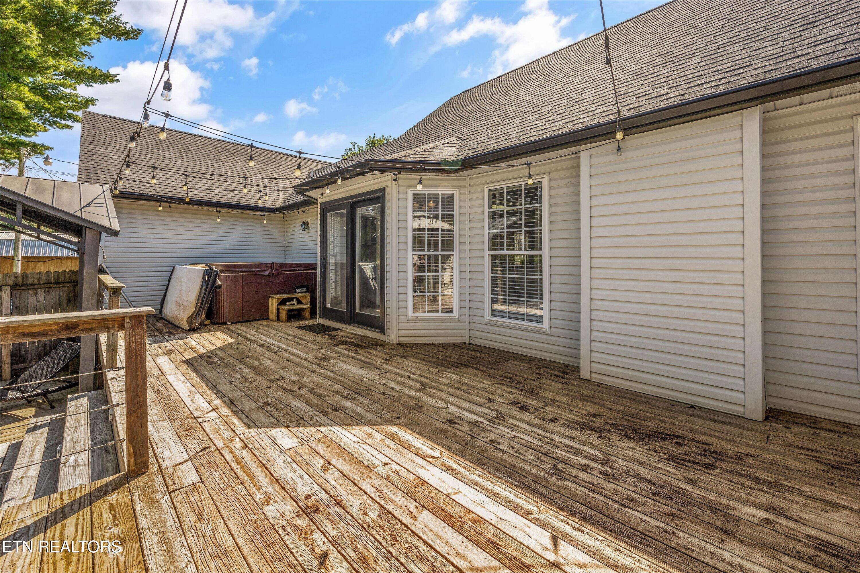 121 Stones Lane Jacksboro TN 37757