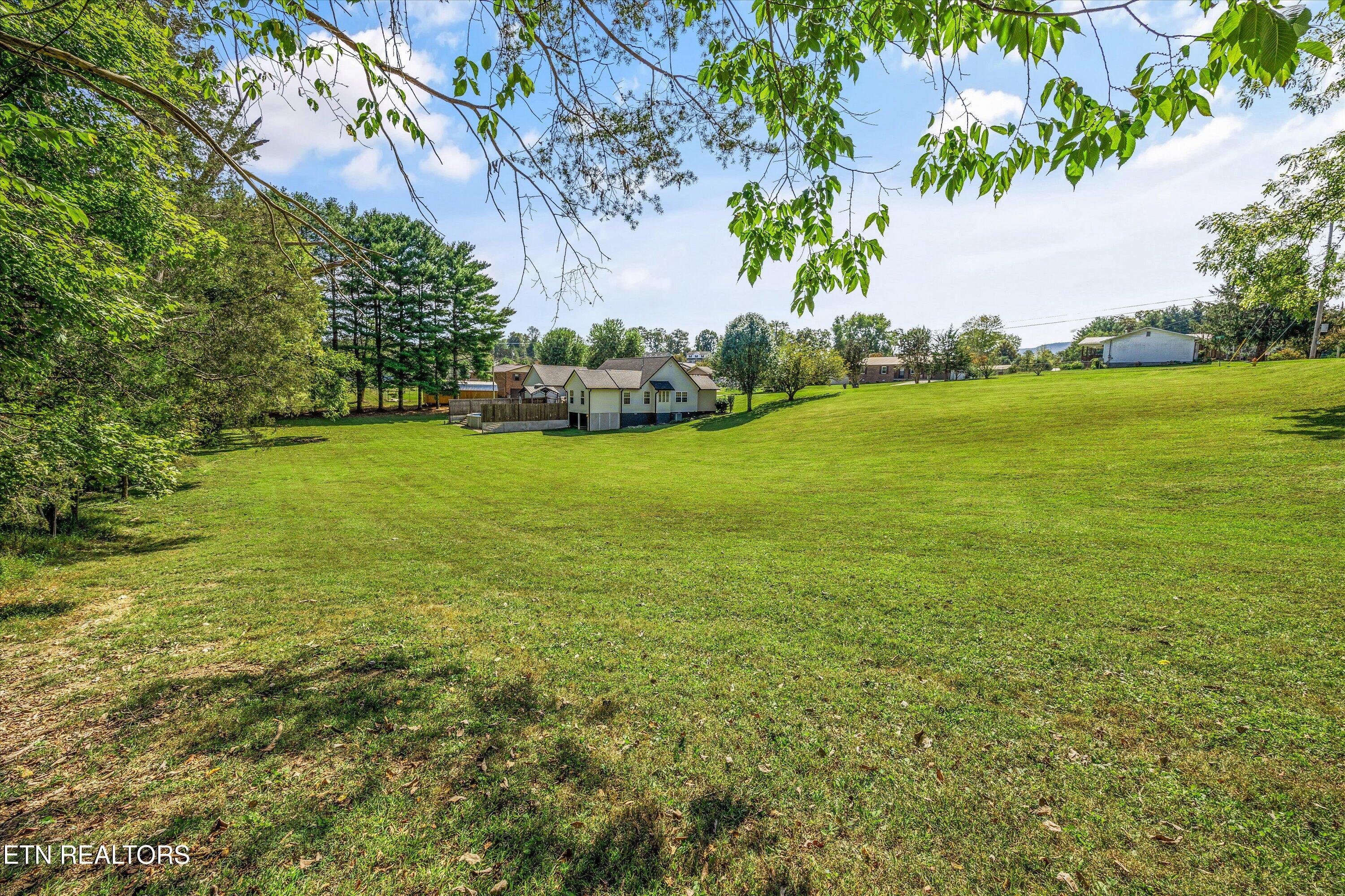 121 Stones Lane Jacksboro TN 37757