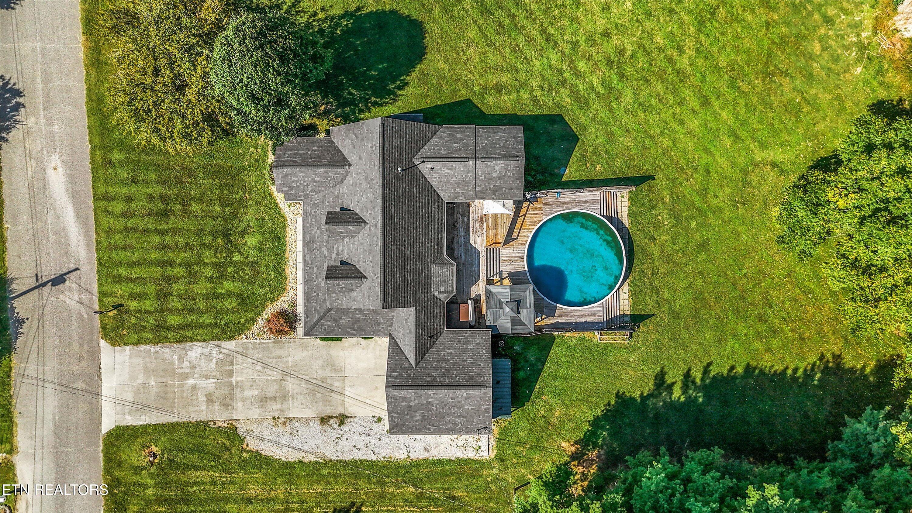 121 Stones Lane Jacksboro TN 37757