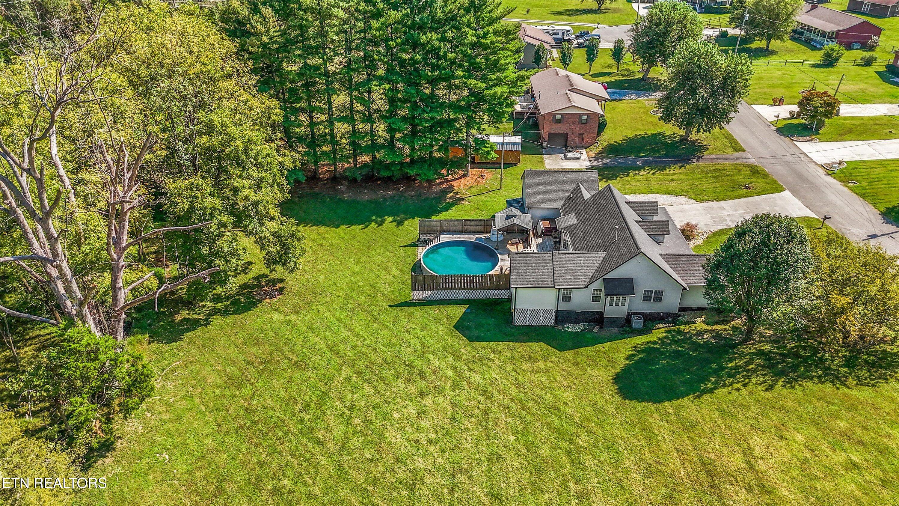 121 Stones Lane Jacksboro TN 37757