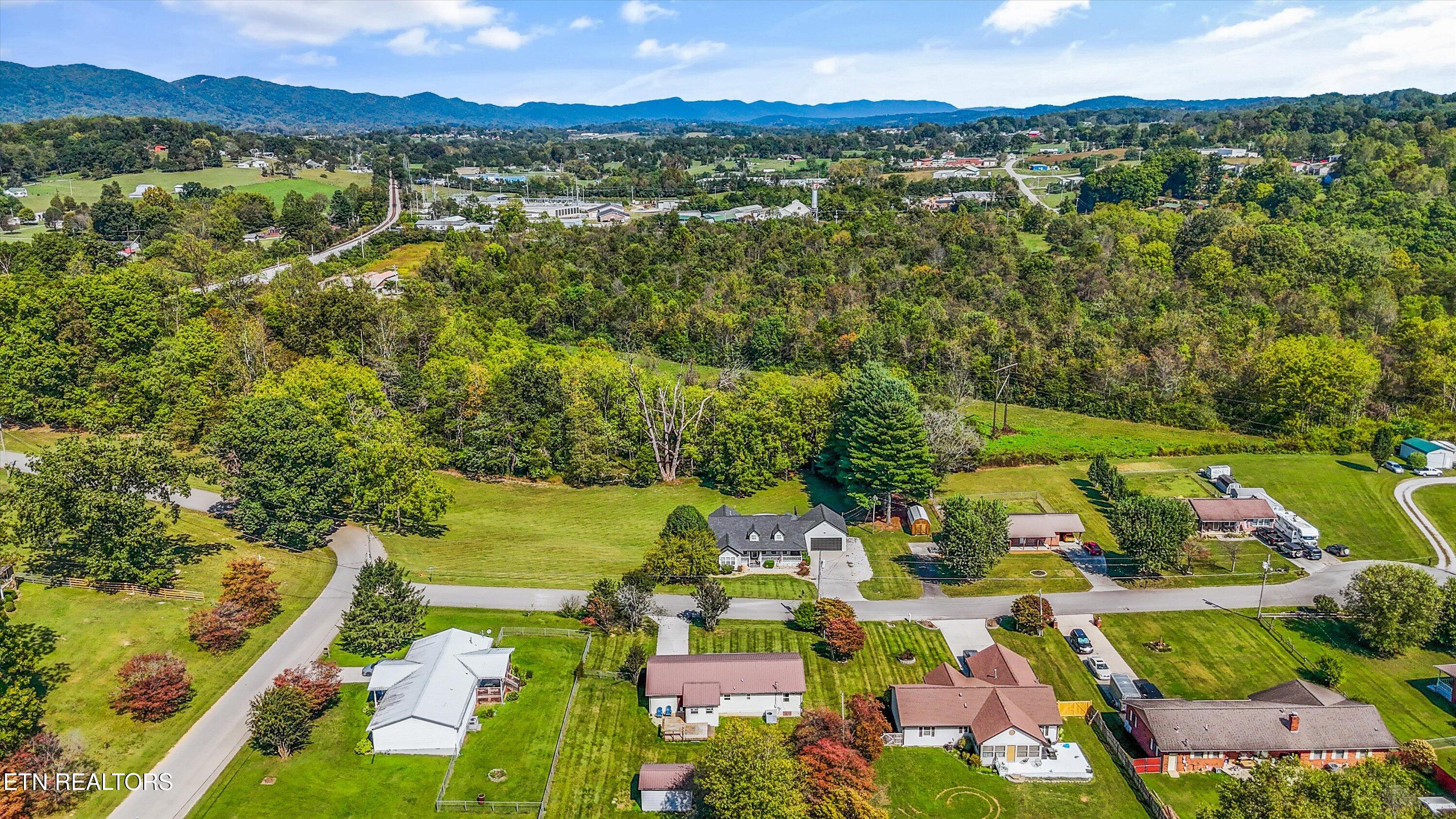 121 Stones Lane Jacksboro TN 37757