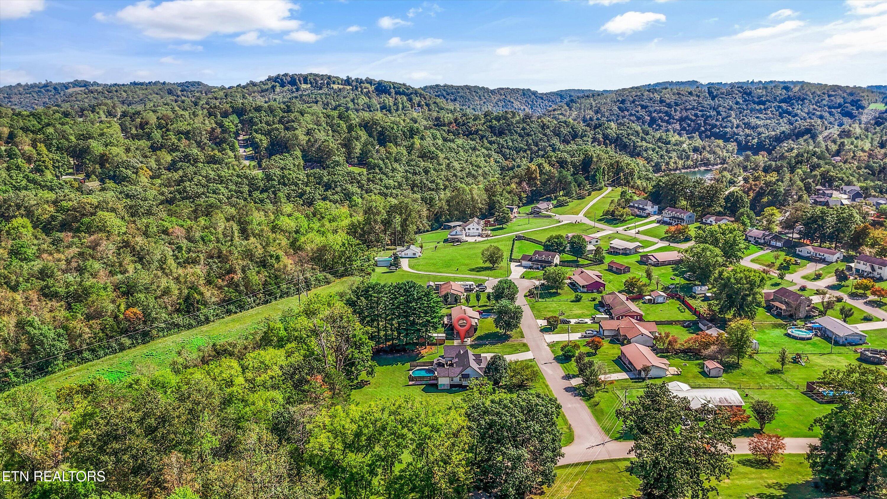 121 Stones Lane Jacksboro TN 37757