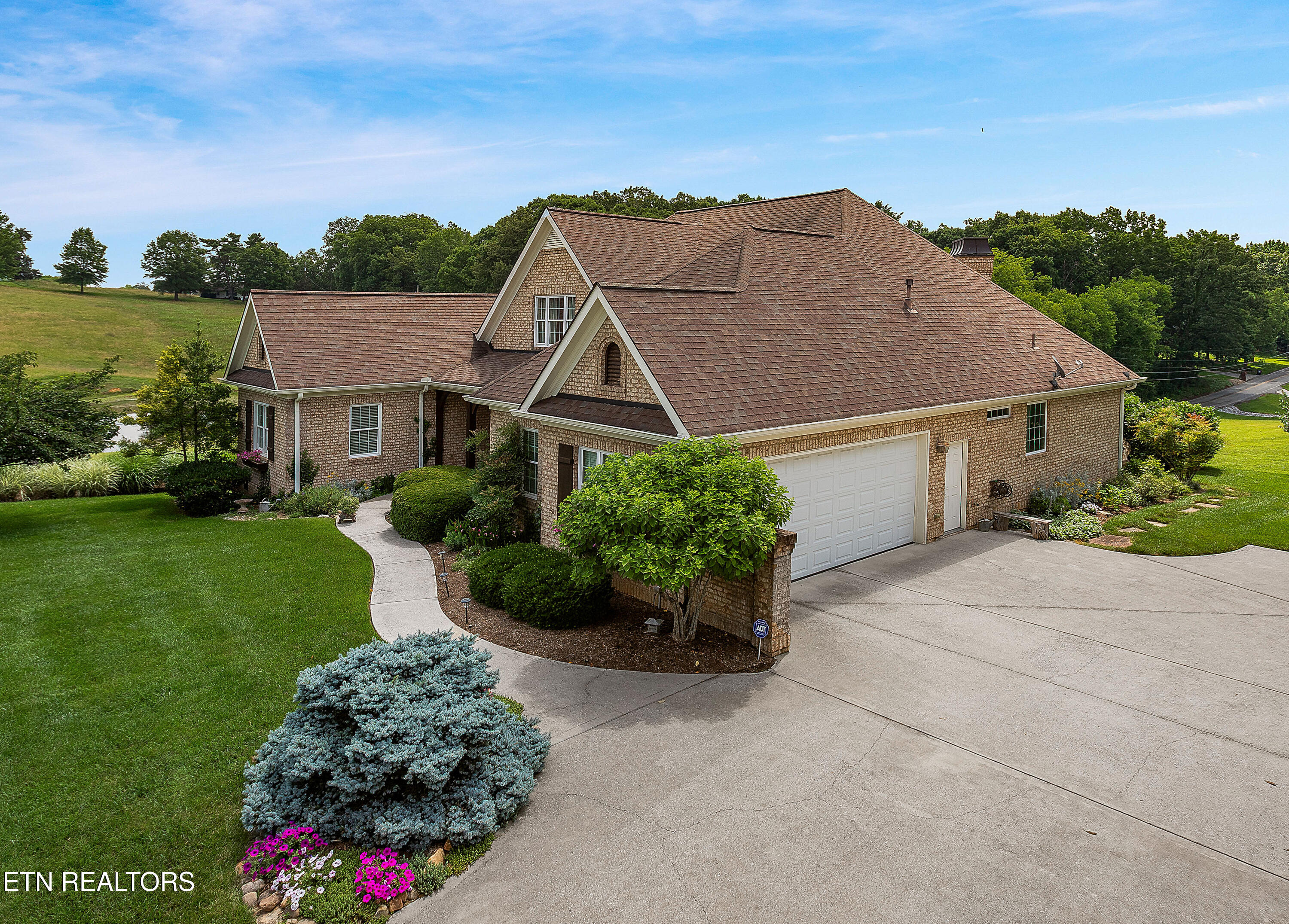 143 Amberly Court Lenoir City TN 37772