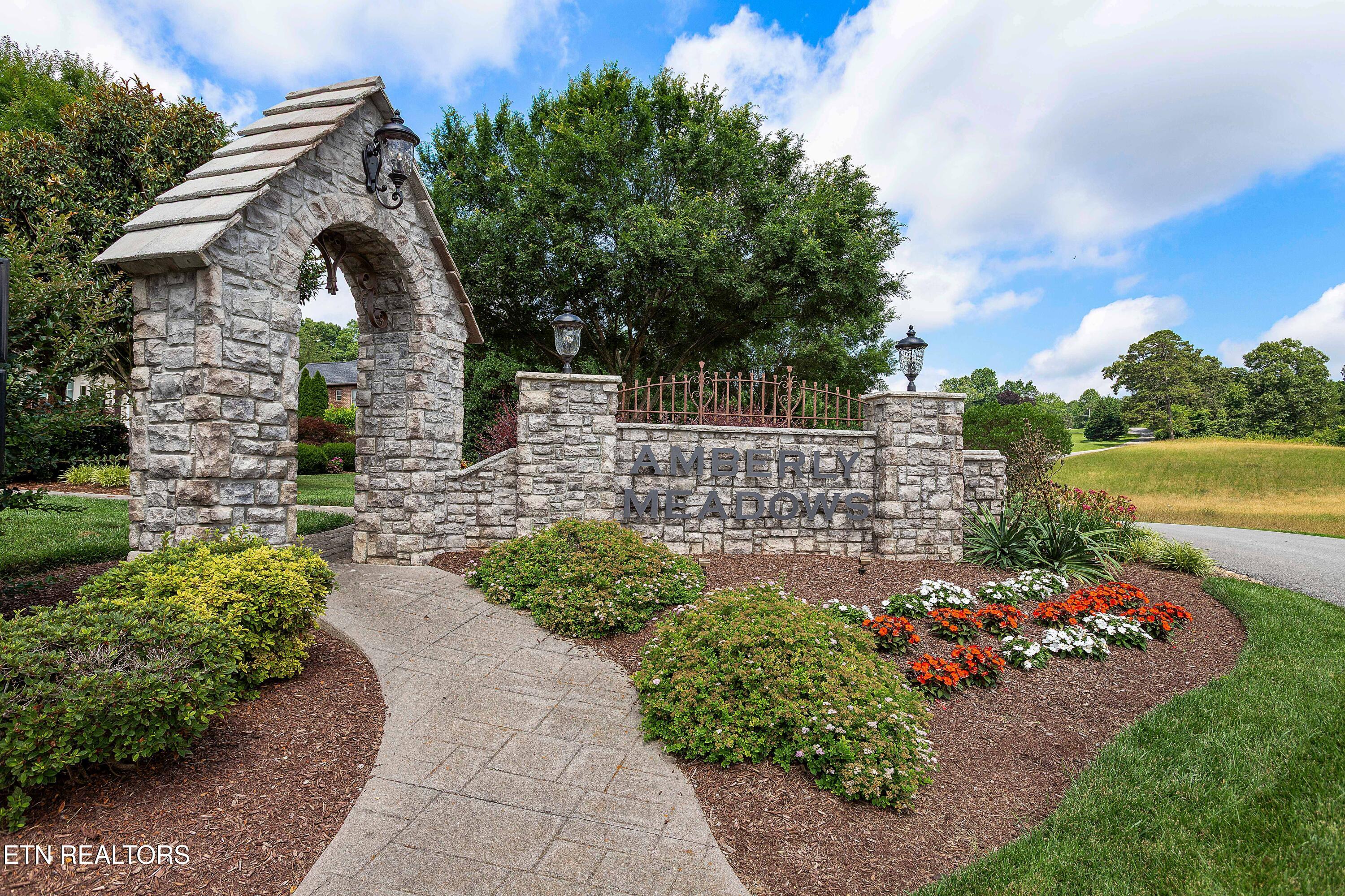 143 Amberly Court Lenoir City TN 37772