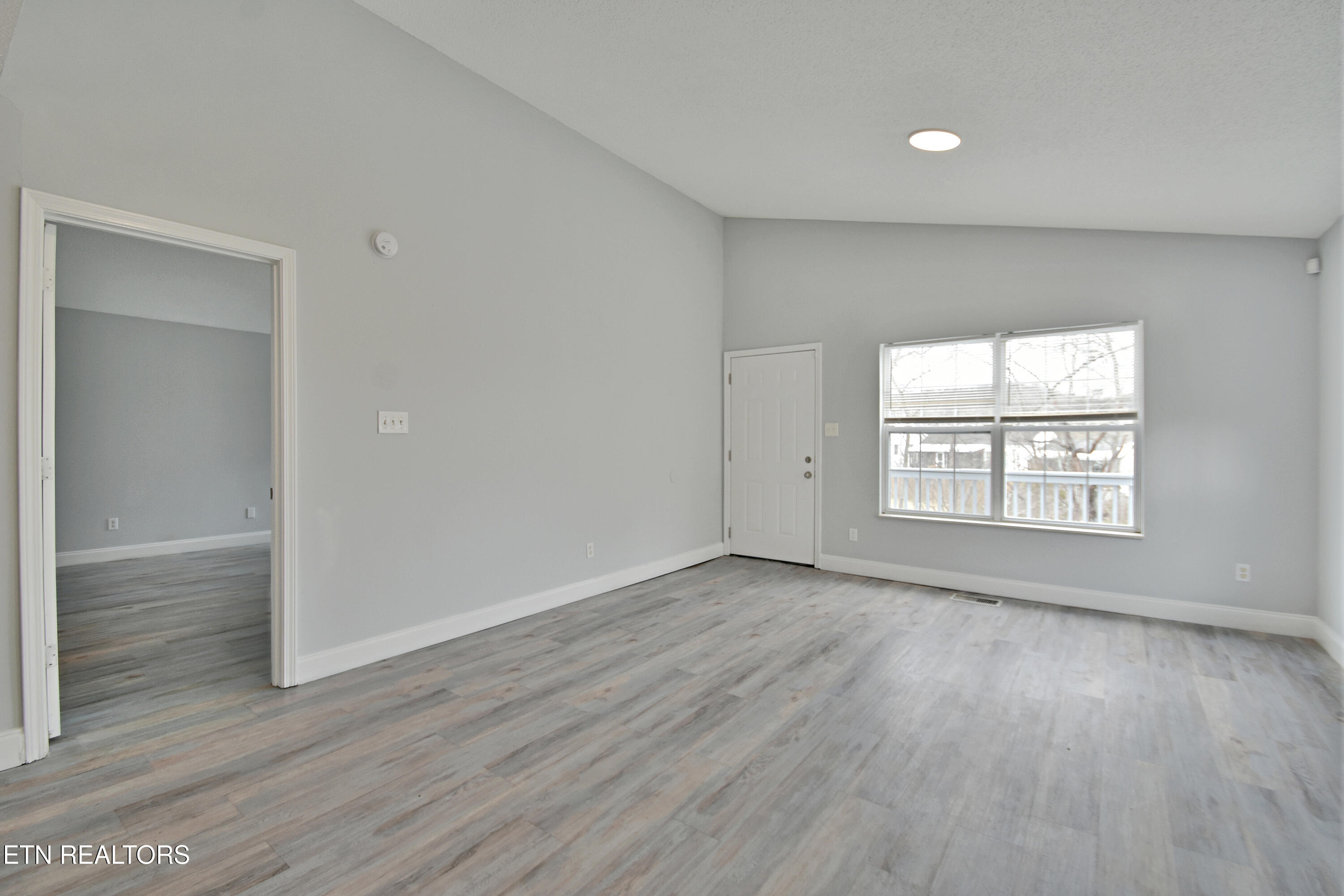 1643 Sails Way Knoxville TN 37932
