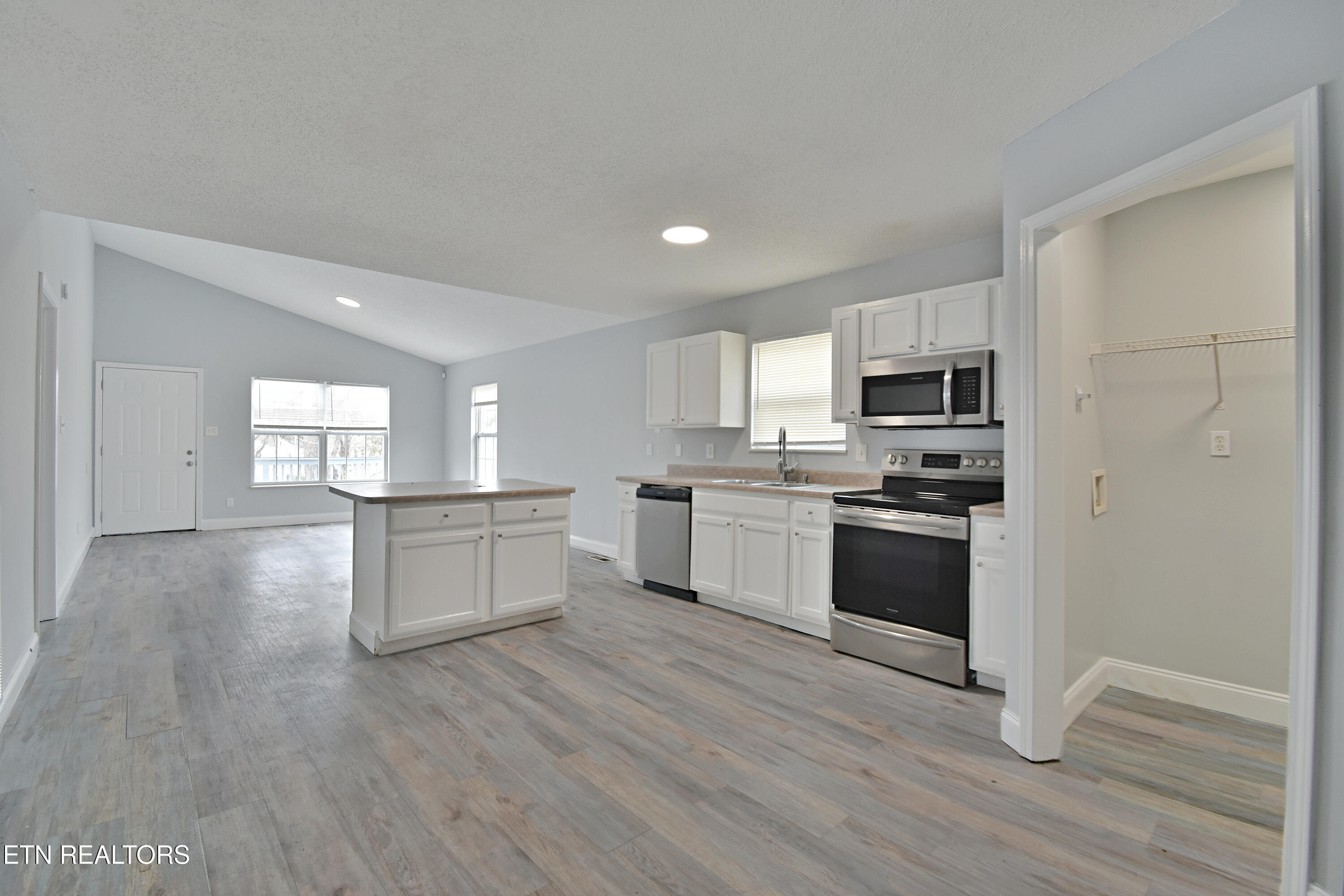 1643 Sails Way Knoxville TN 37932