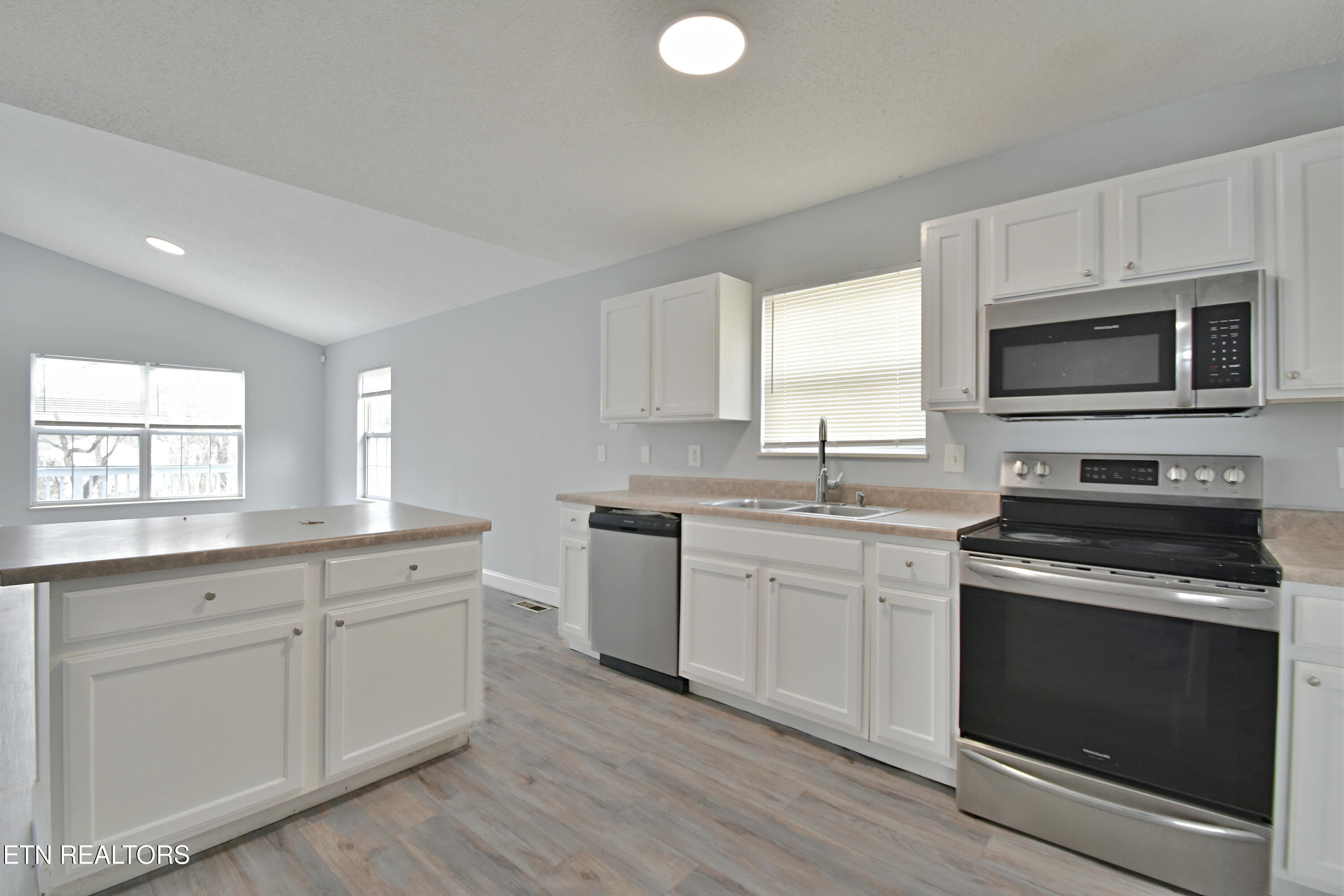 1643 Sails Way Knoxville TN 37932