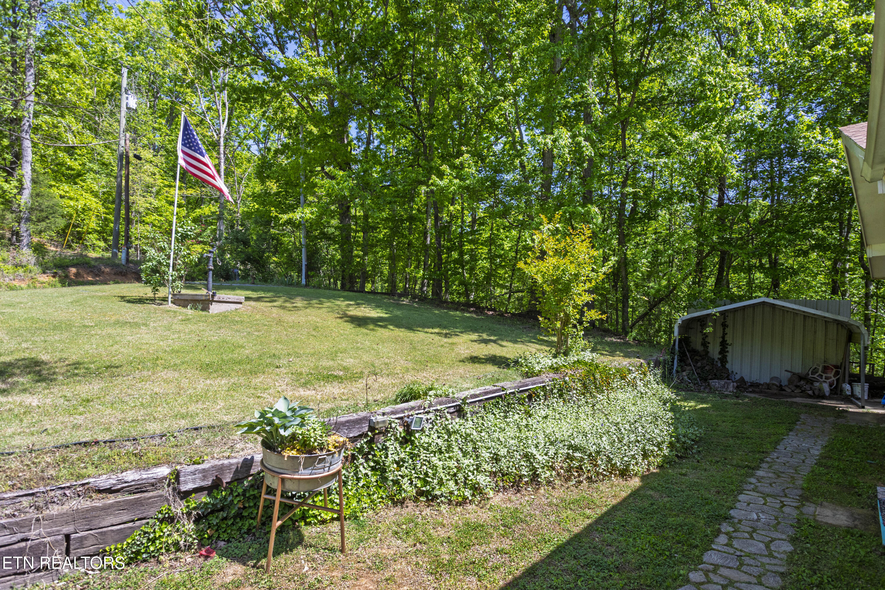 217 Roberts Road Spring City TN 37381