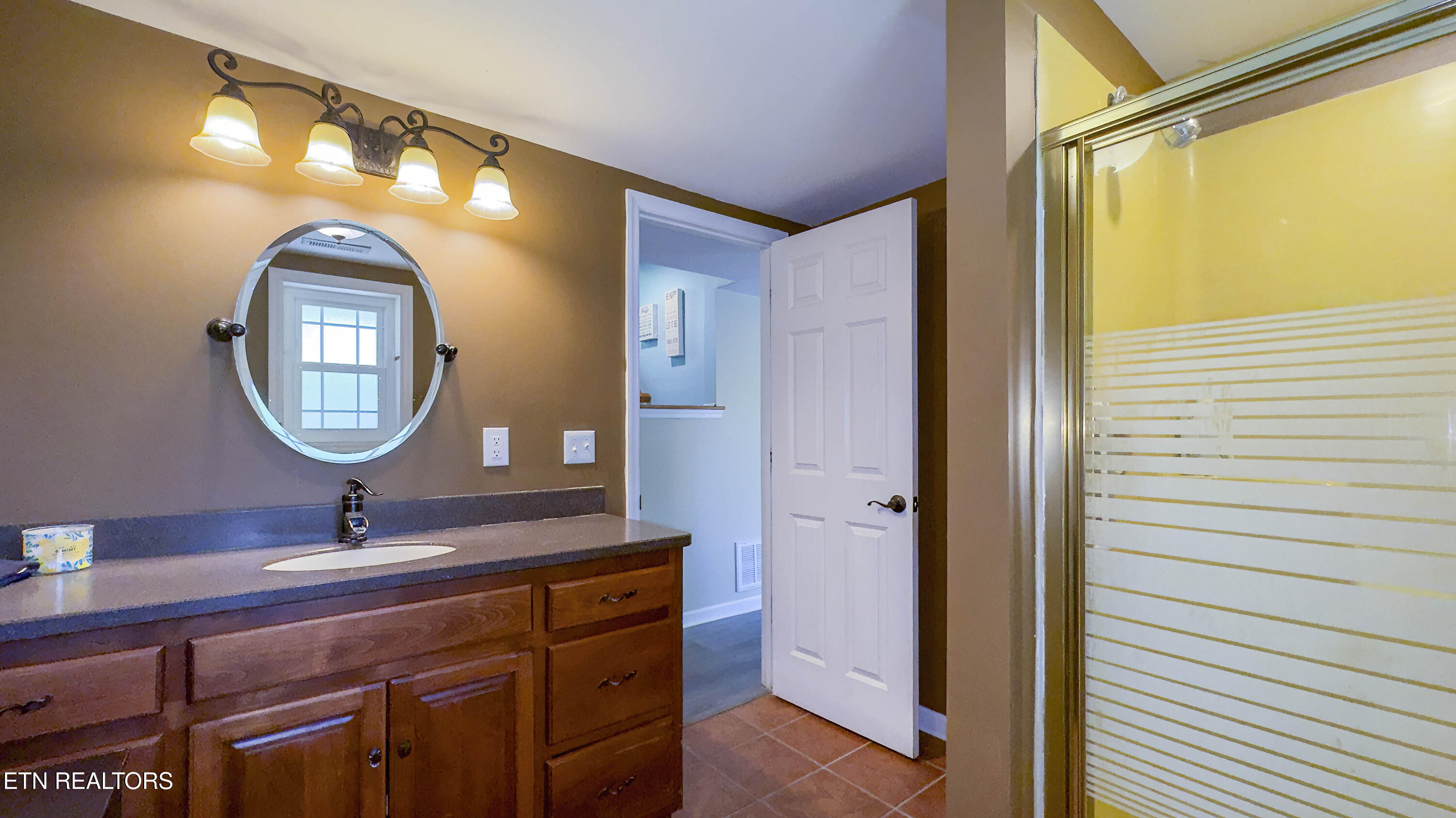 217 Roberts Road Spring City TN 37381