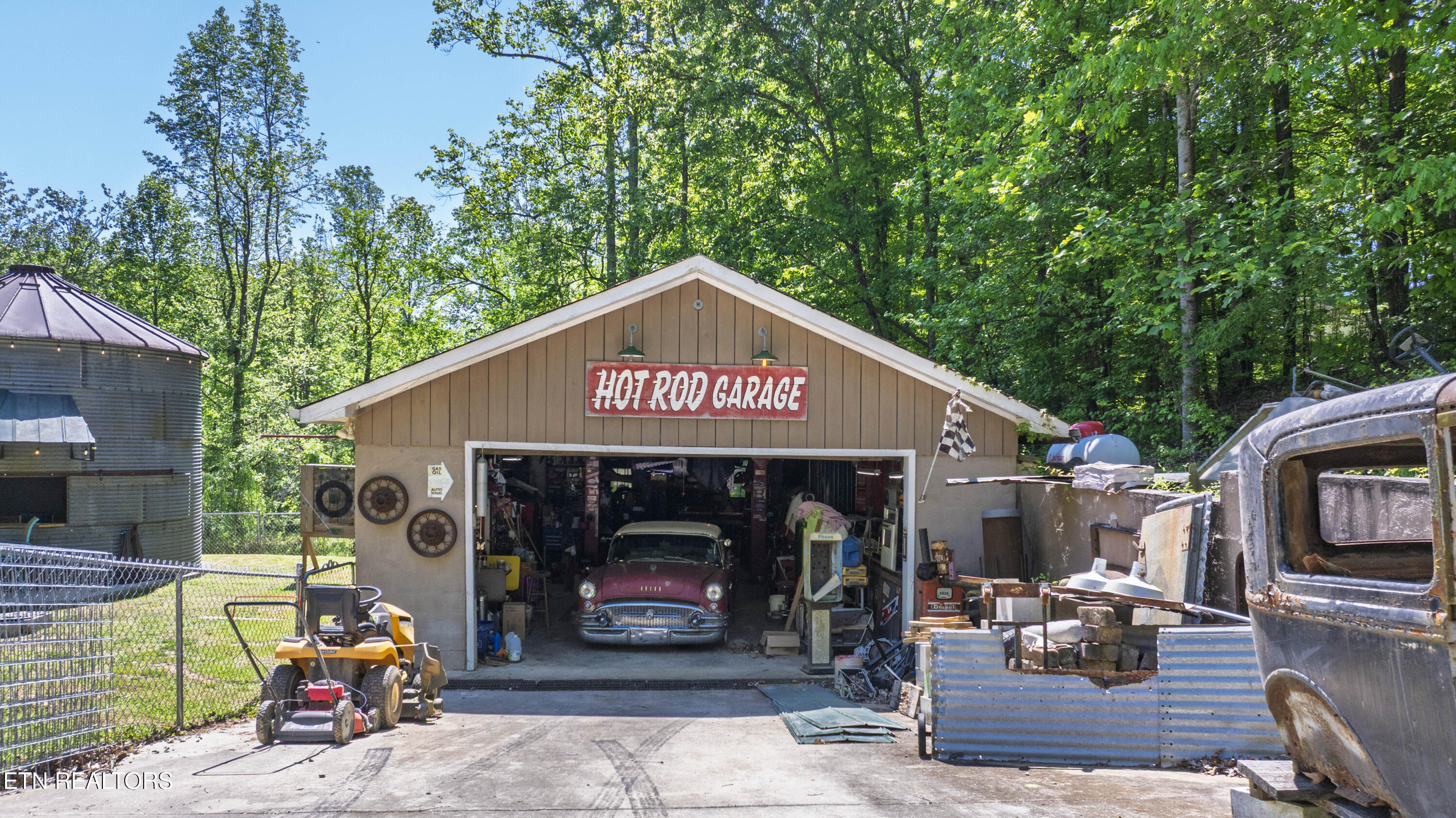 217 Roberts Road Spring City TN 37381