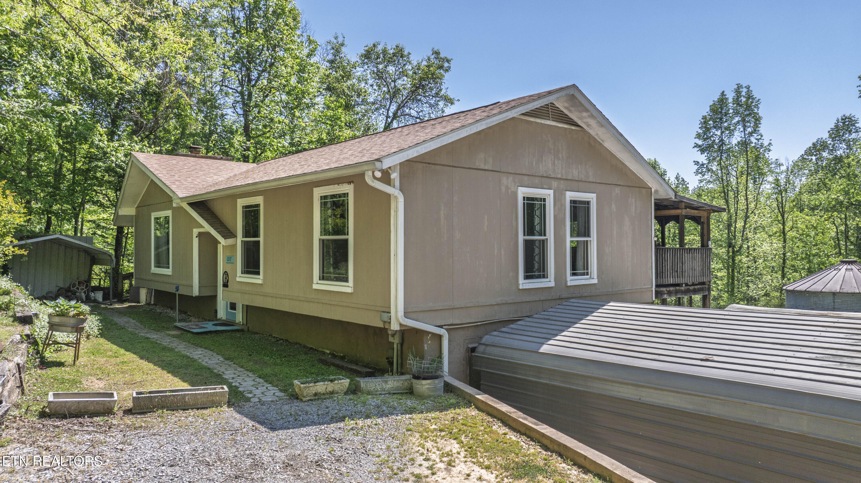 217 Roberts Road Spring City TN 37381
