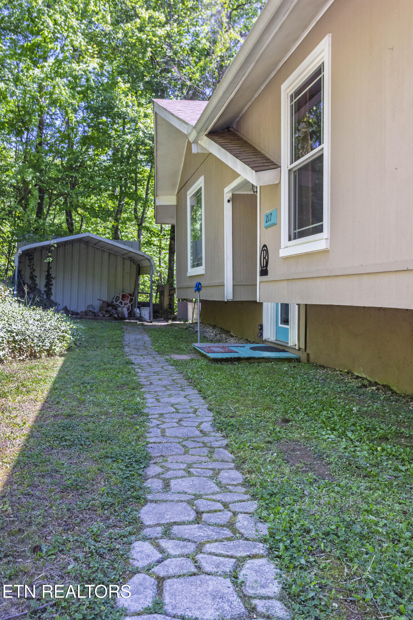 217 Roberts Road Spring City TN 37381