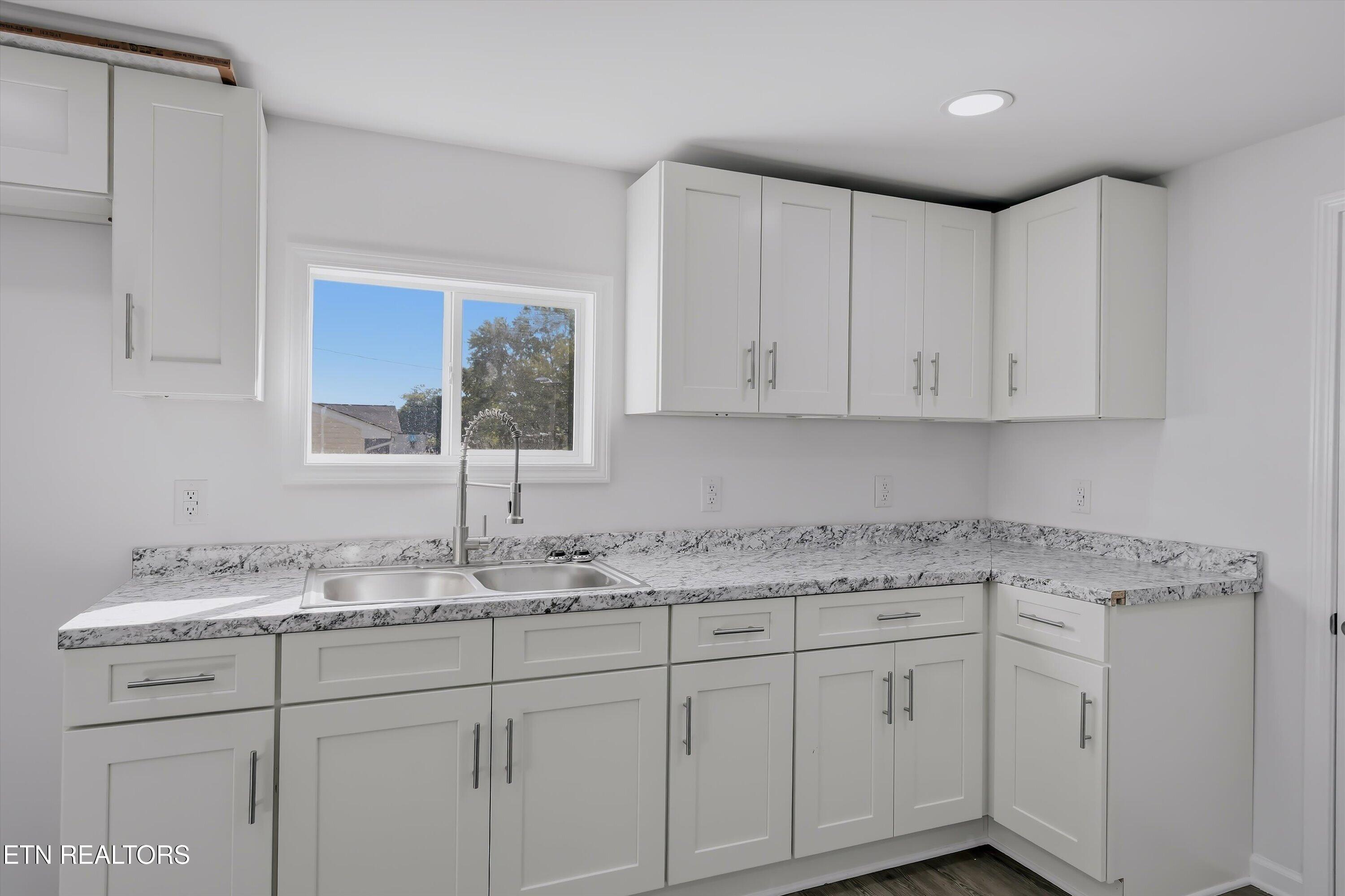 1920 Jourolman Avenue Knoxville TN 37921