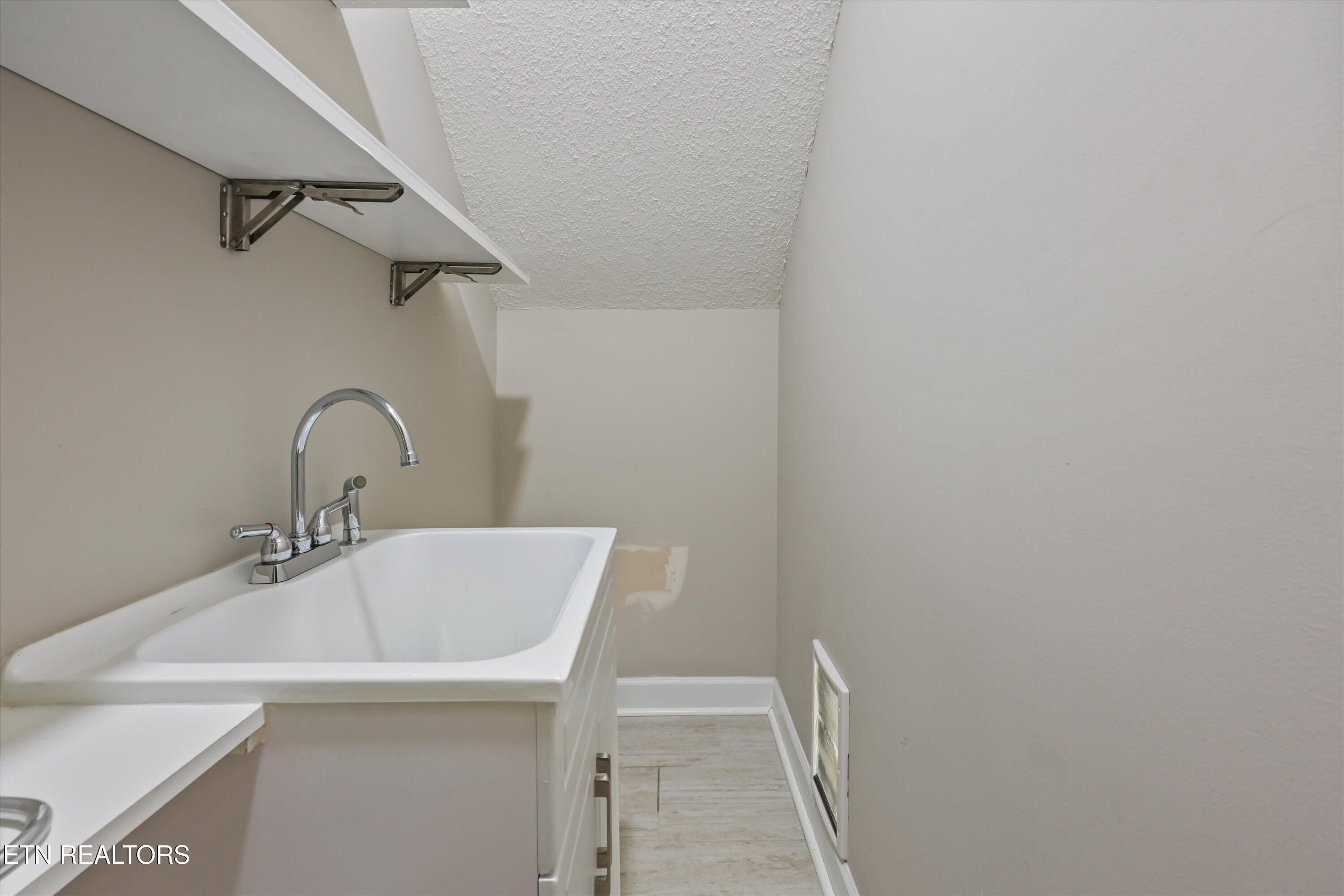 120 Emory Lane Oak Ridge TN 37830