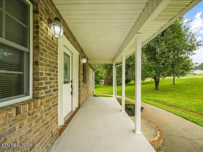 851 Rawhide Trail Lenoir City TN 37772