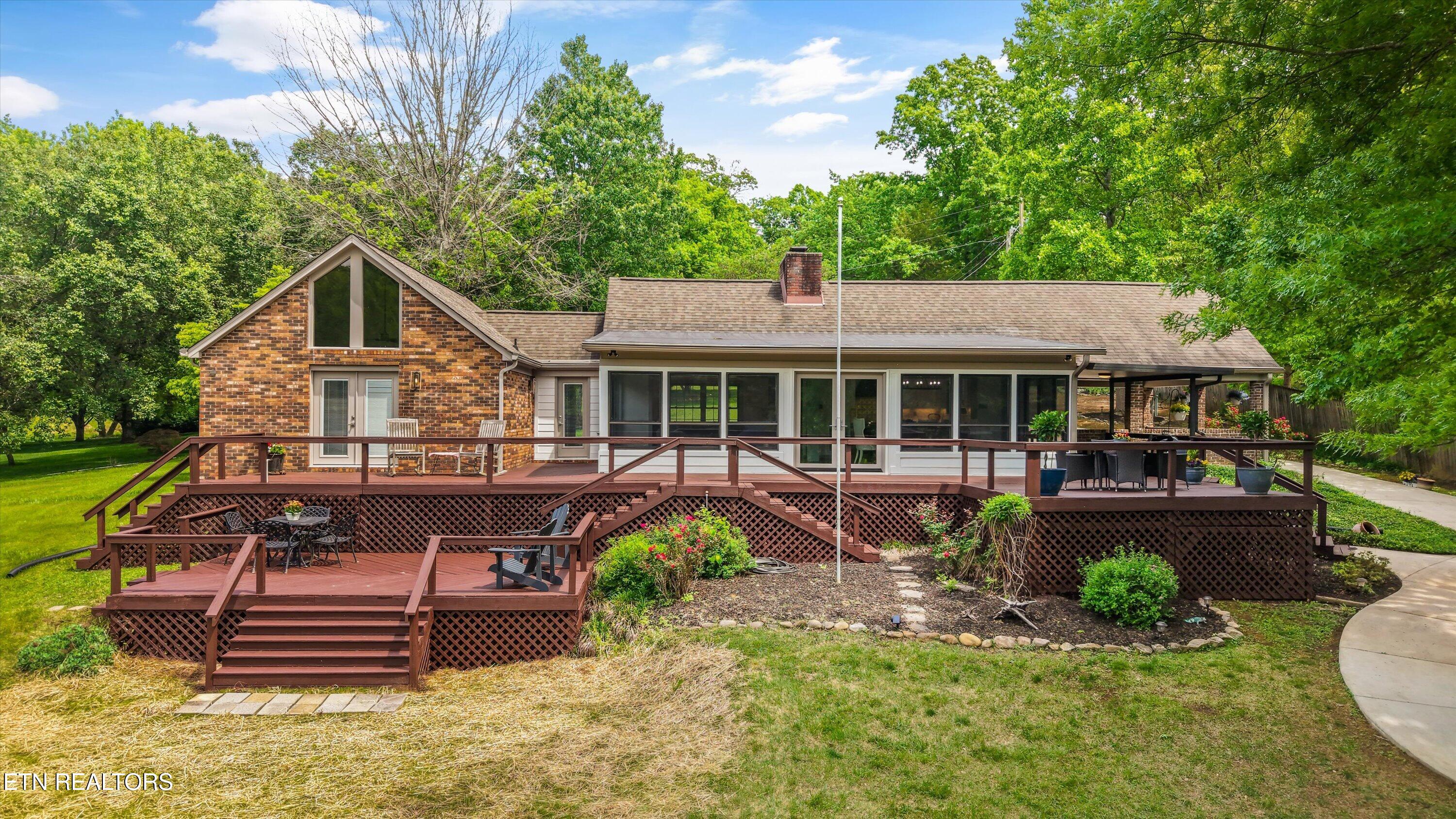 3425 N Cove Drive Louisville TN 37777