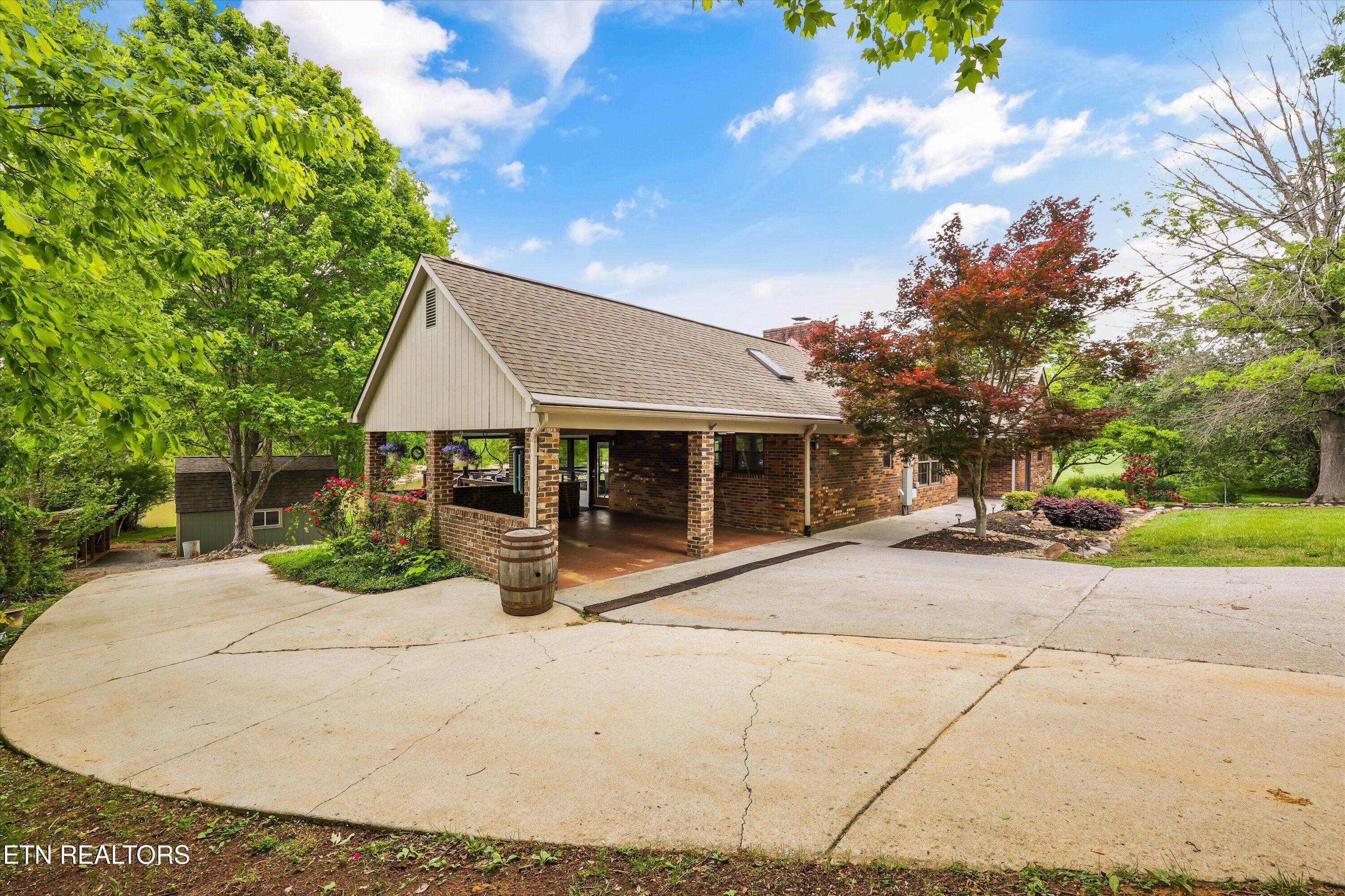 3425 N Cove Drive Louisville TN 37777
