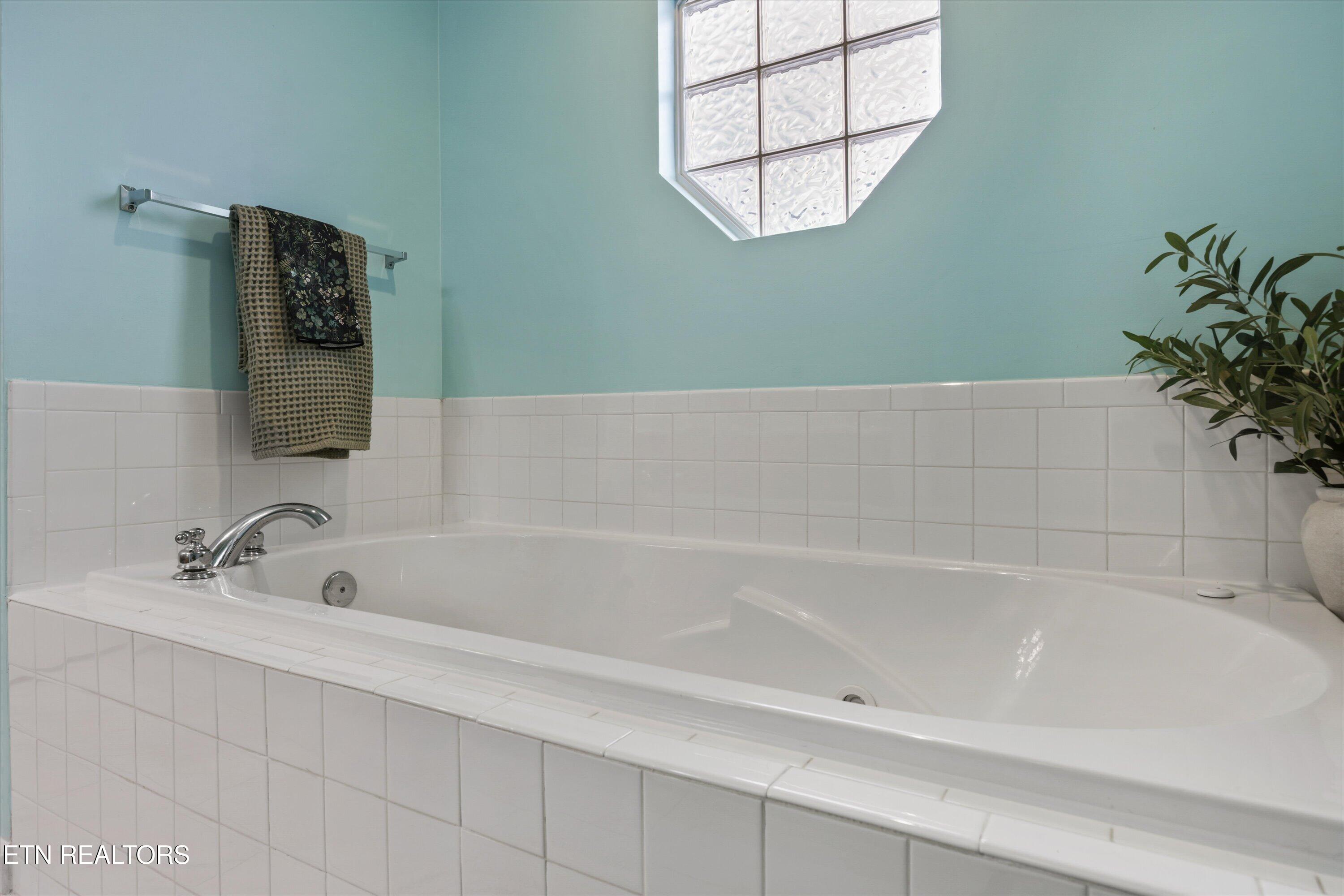 2947 Country Meadows Lane Maryville TN 37803