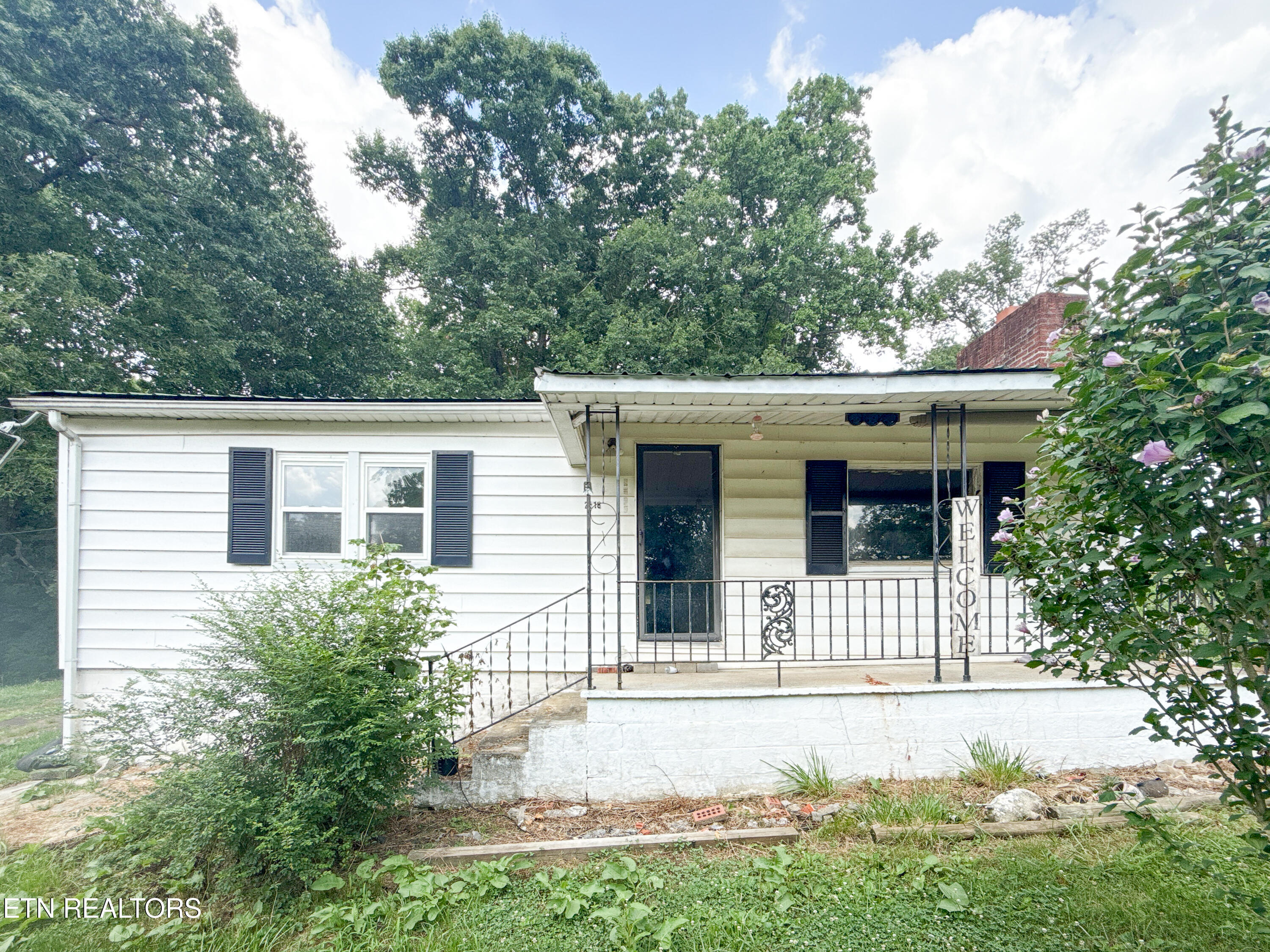 2518 Roseberry Road Mascot TN 37806