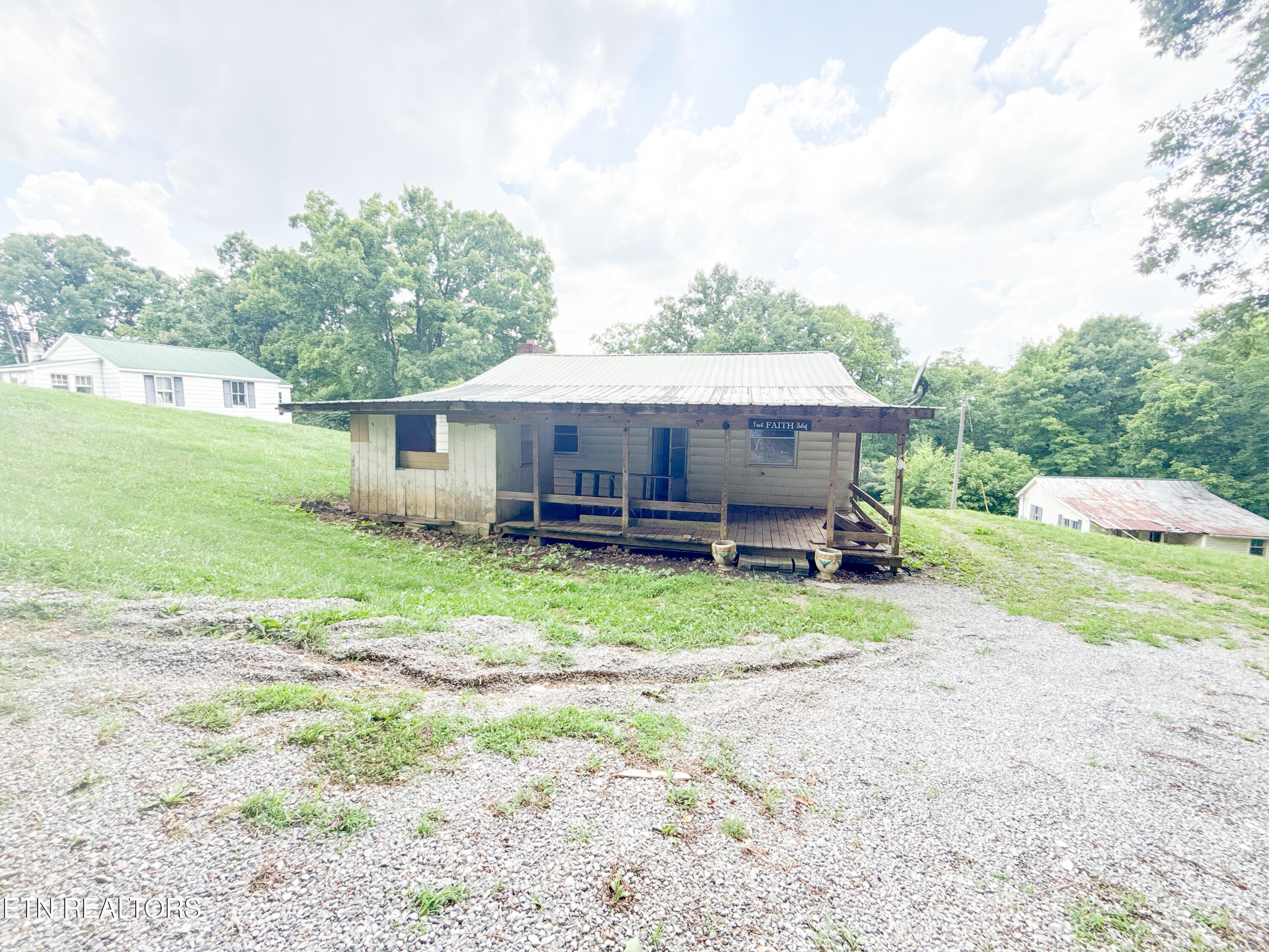 2518 Roseberry Road Mascot TN 37806