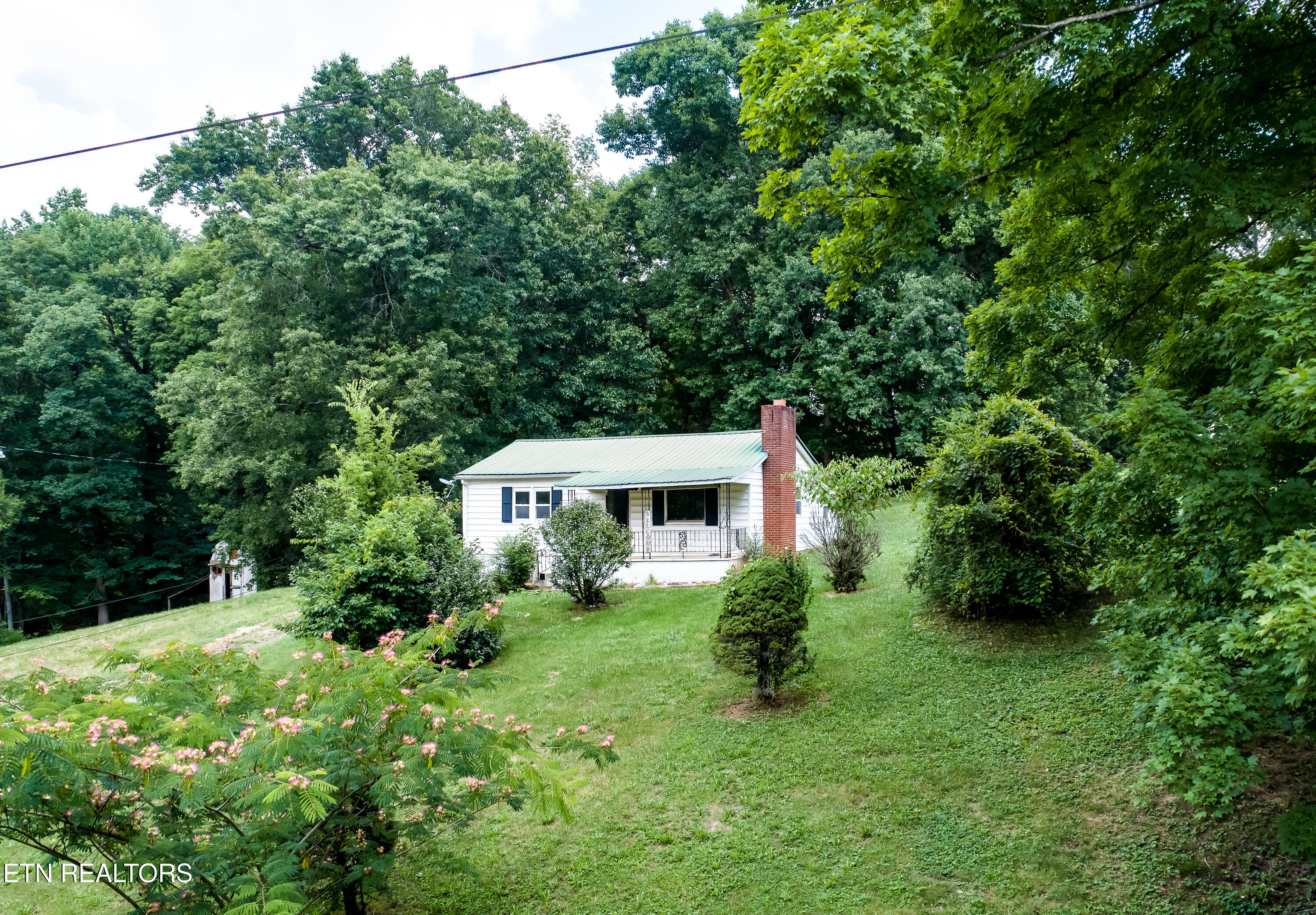 2518 Roseberry Road Mascot TN 37806