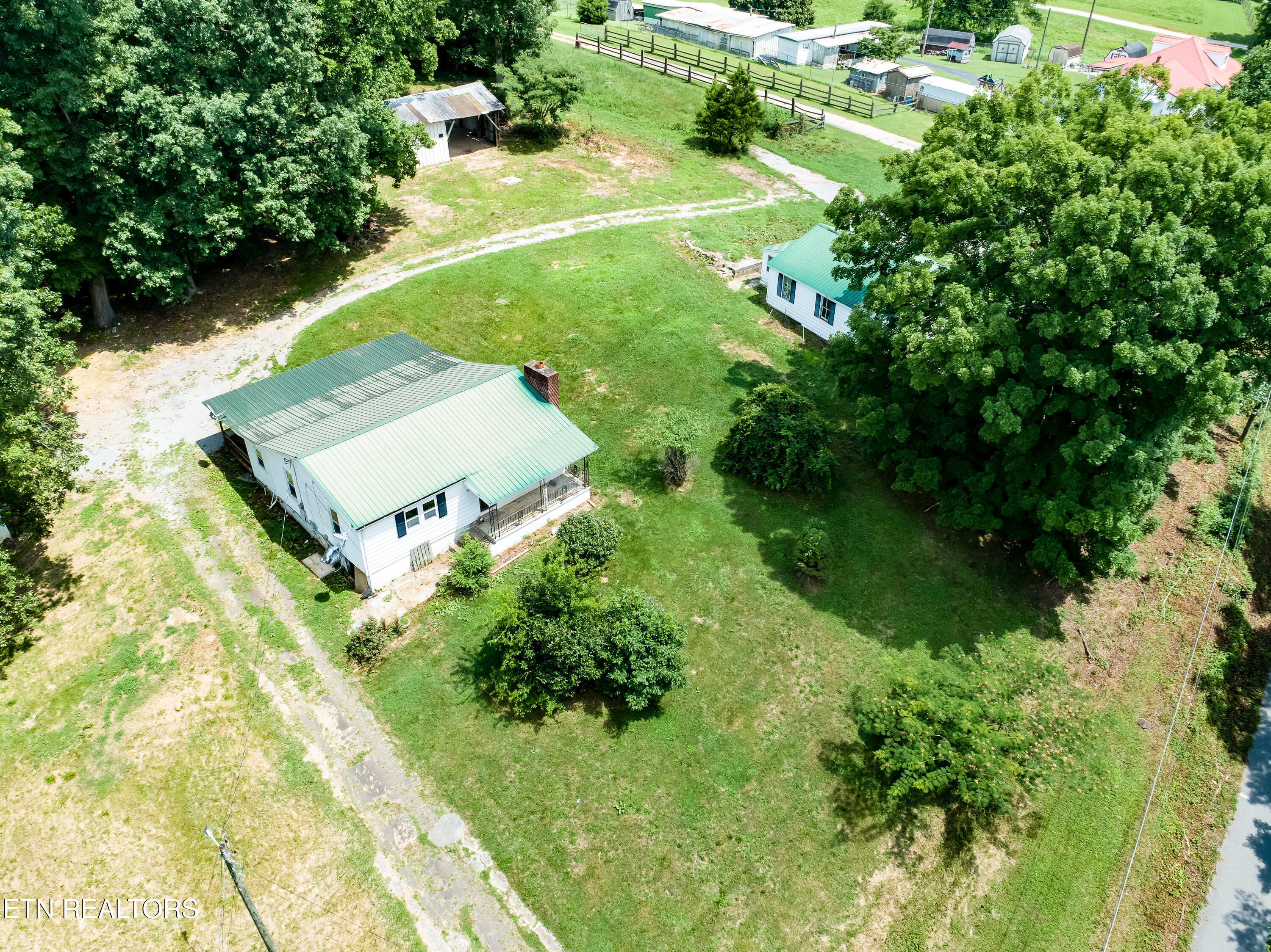 2518 Roseberry Road Mascot TN 37806