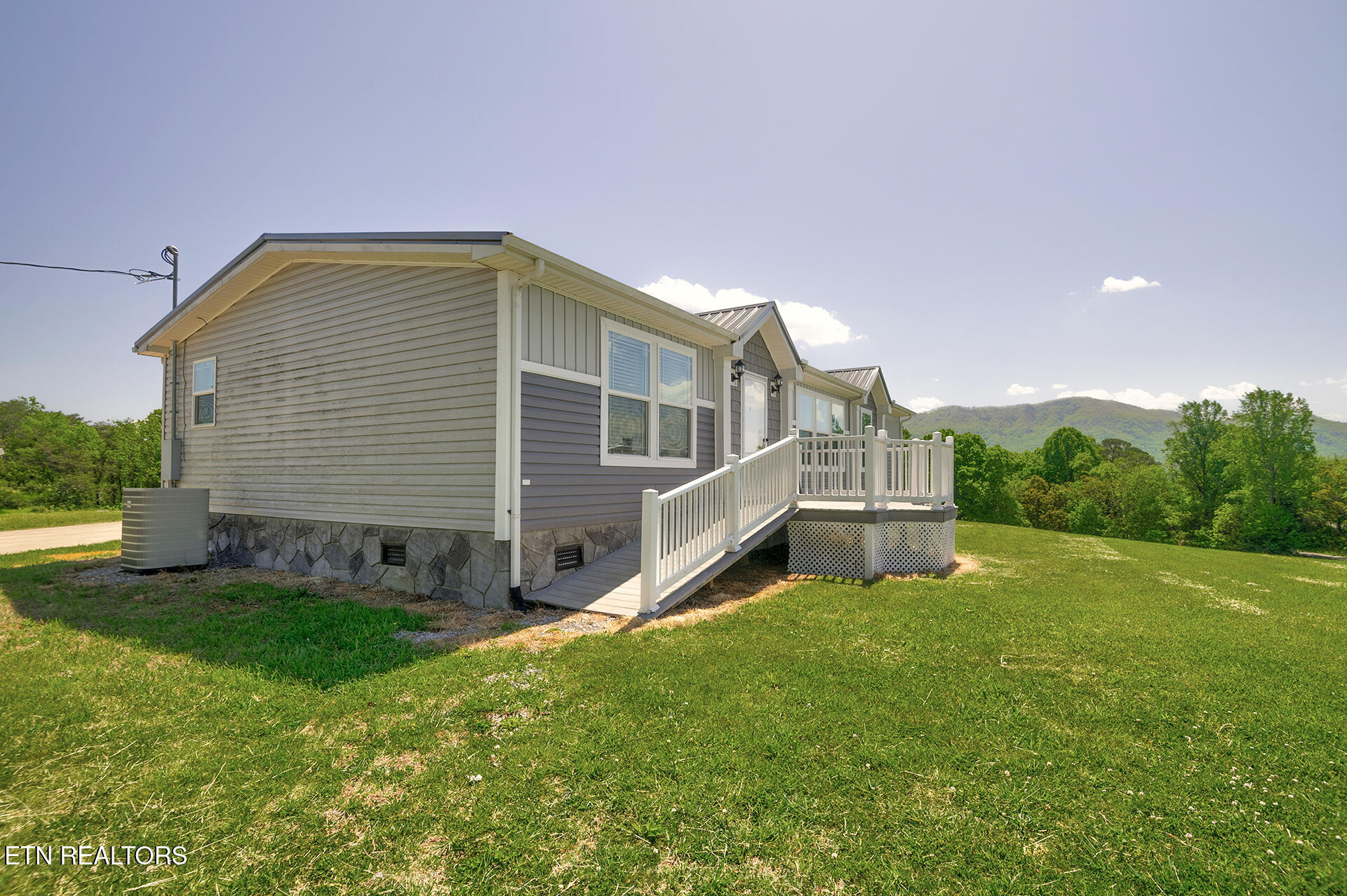 822 Sunlight Road Parrottsville TN 37843