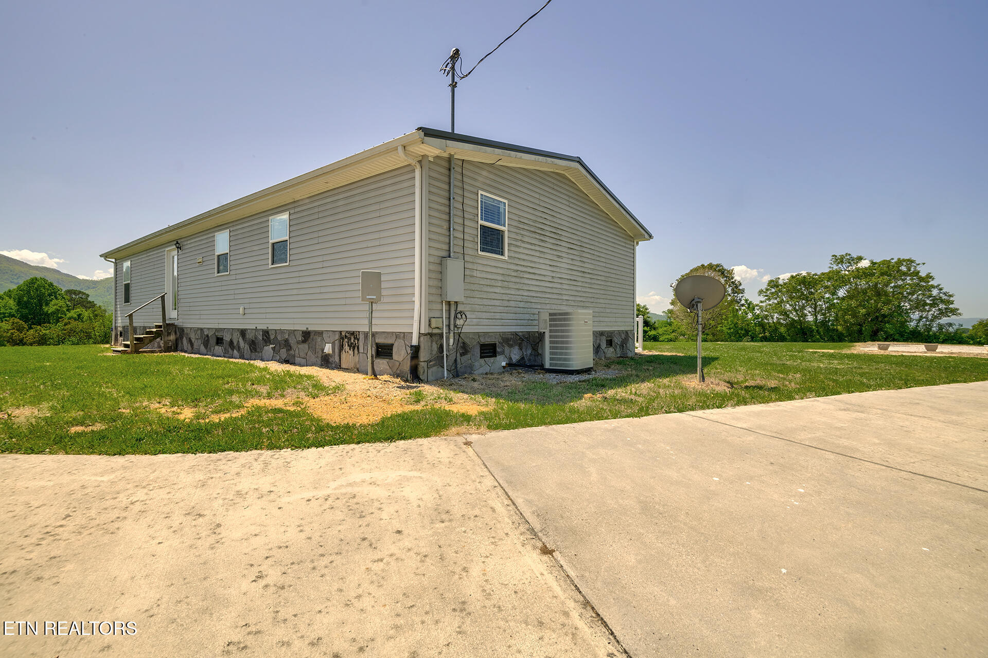 822 Sunlight Road Parrottsville TN 37843
