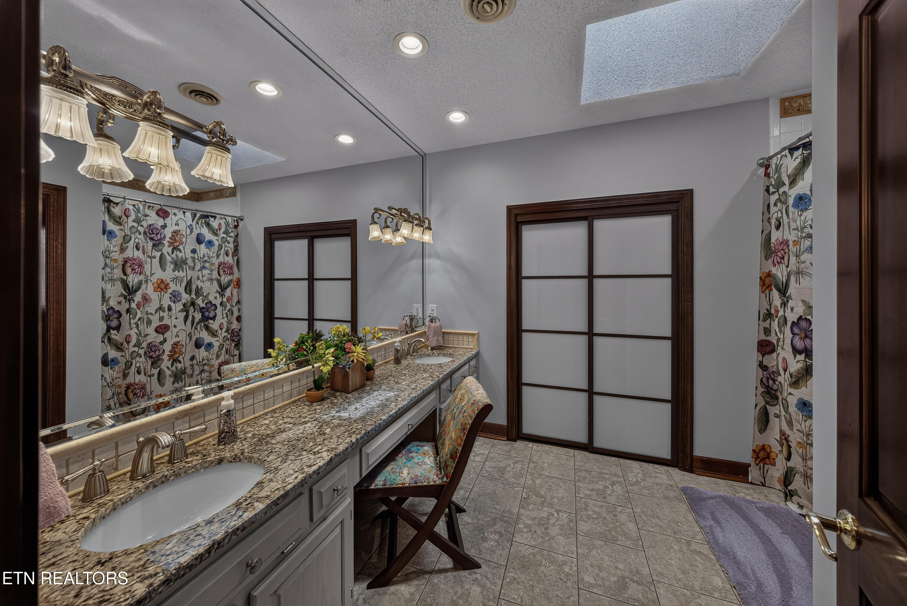 1329 W Hunt Road Maryville TN 37801
