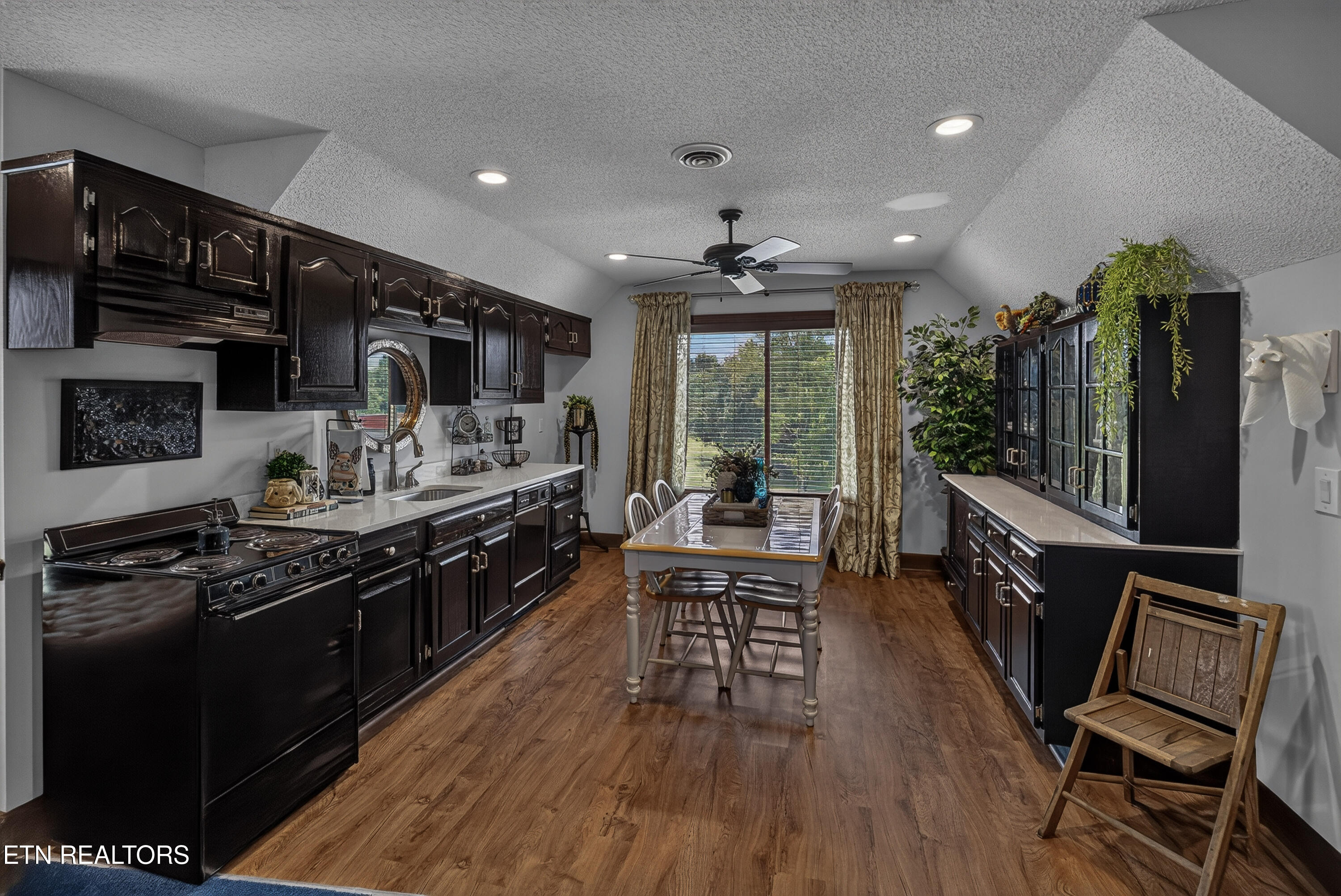1329 W Hunt Road Maryville TN 37801