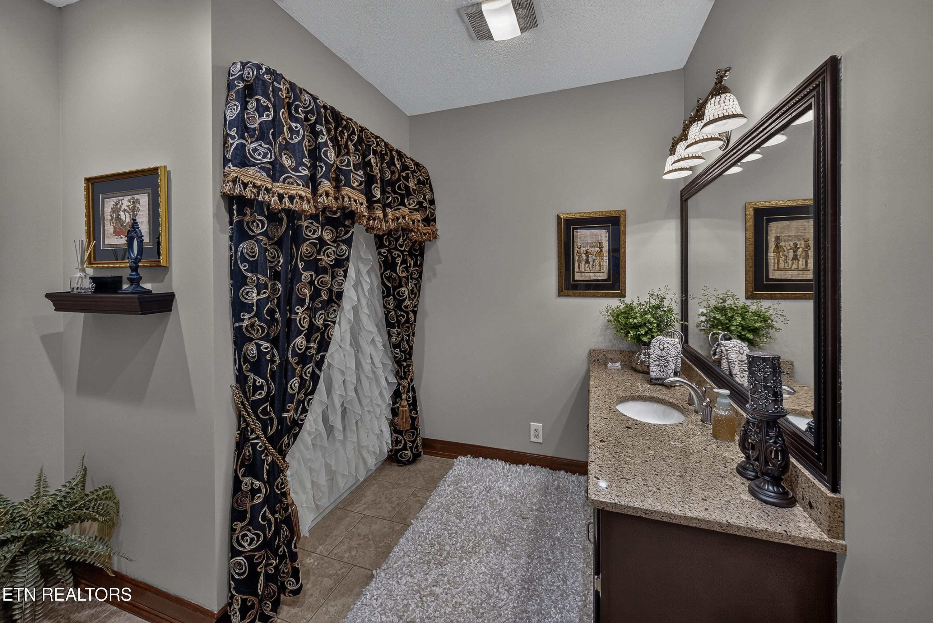 1329 W Hunt Road Maryville TN 37801