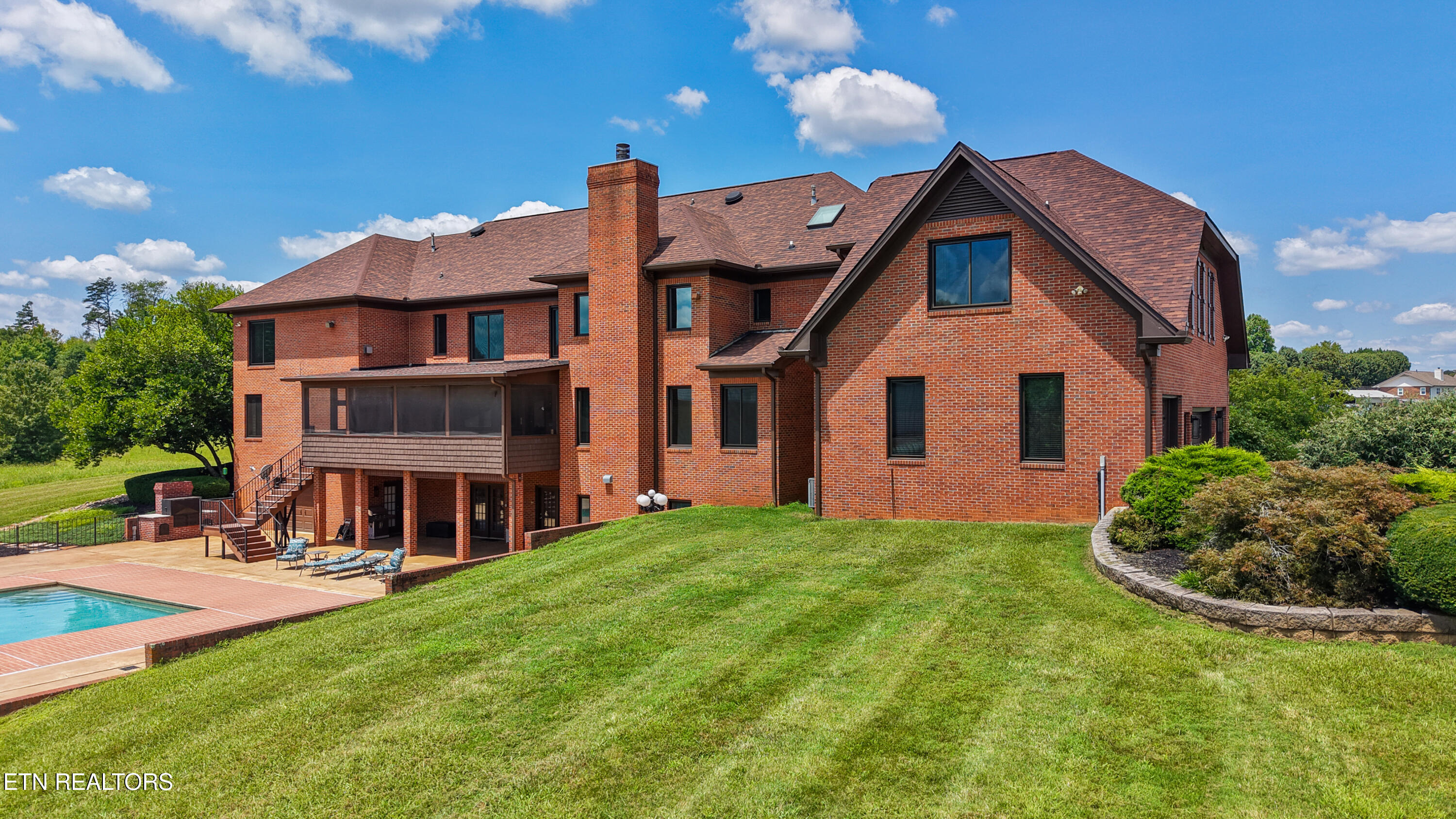 1329 W Hunt Road Maryville TN 37801