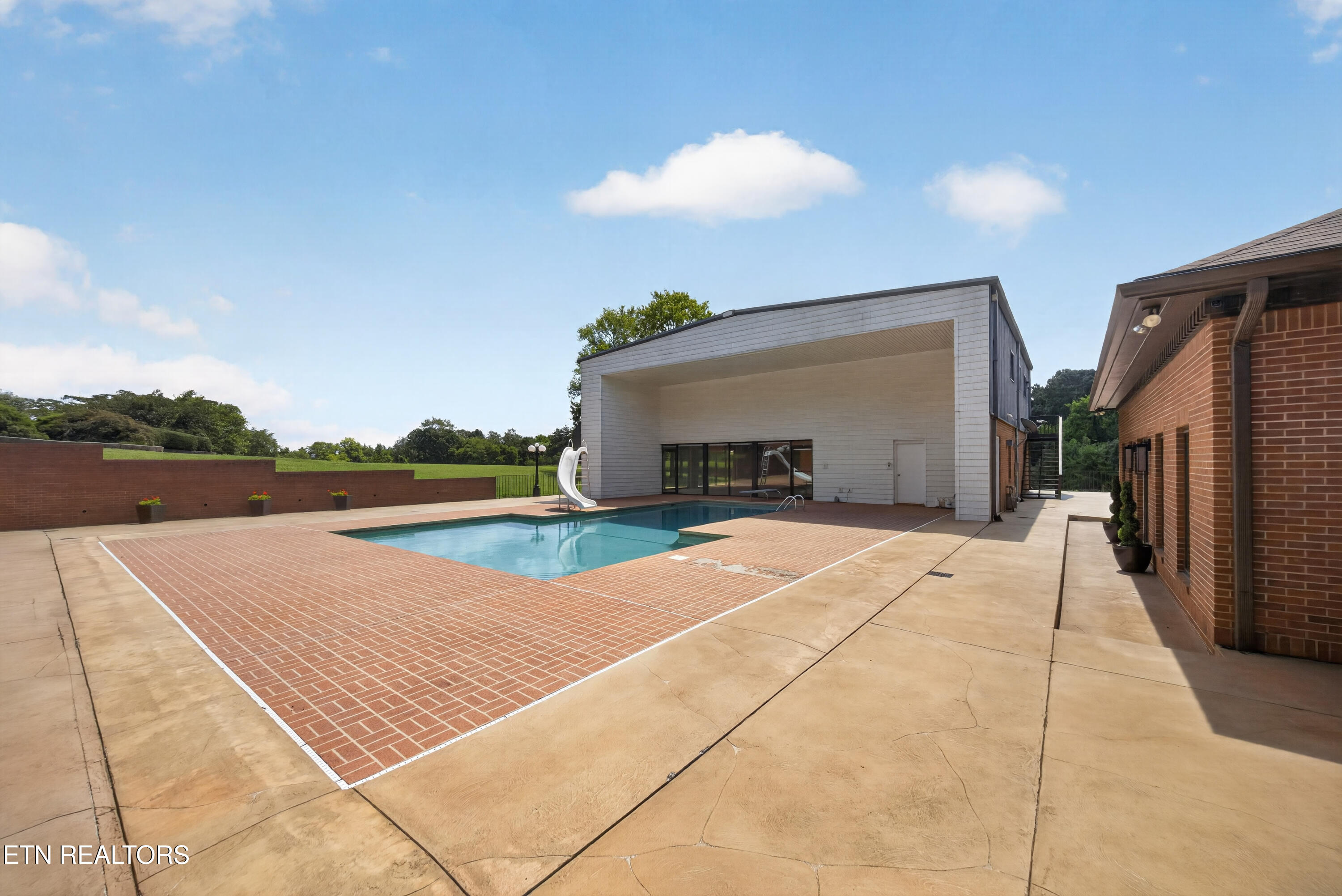 1329 W Hunt Road Maryville TN 37801