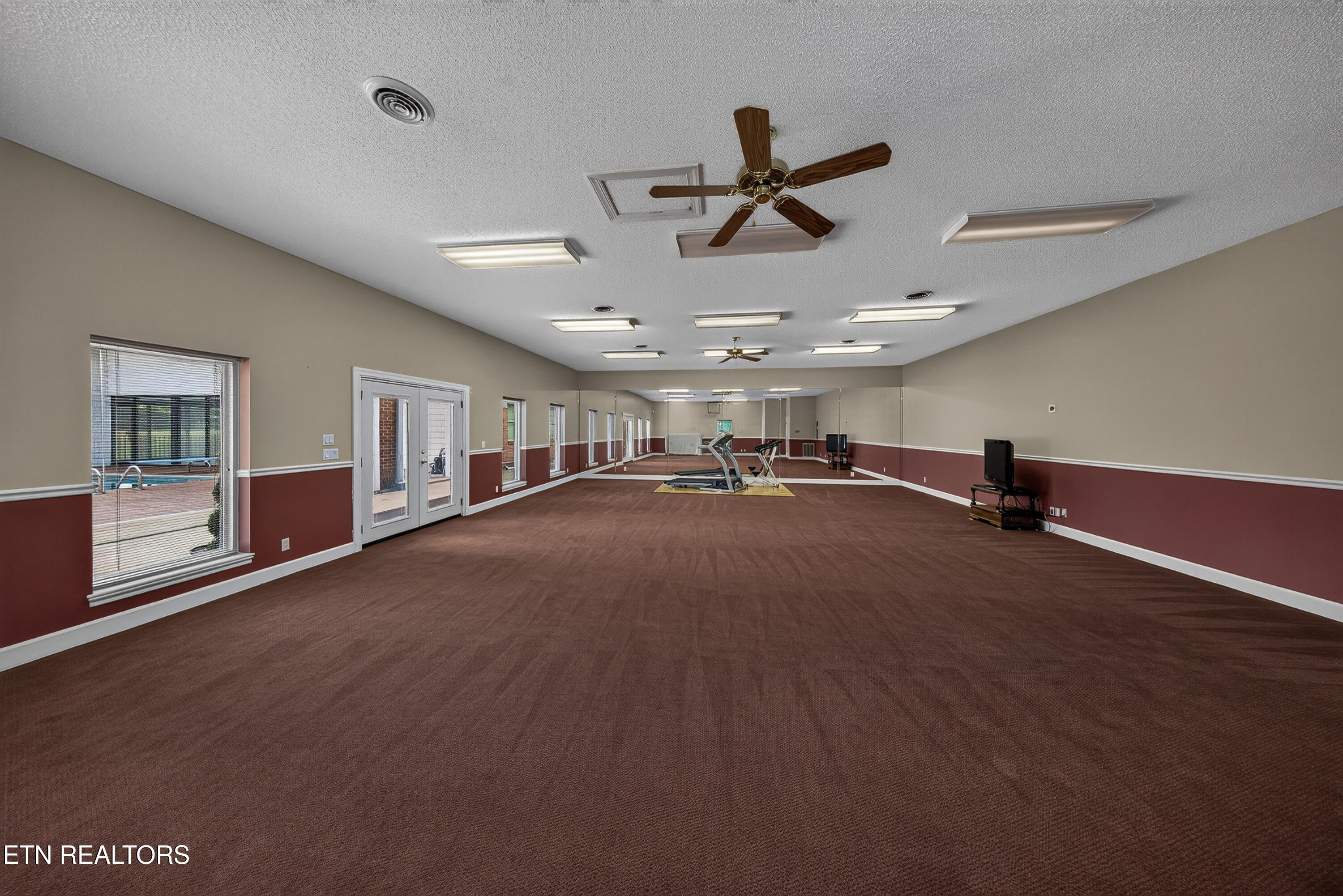 1329 W Hunt Road Maryville TN 37801