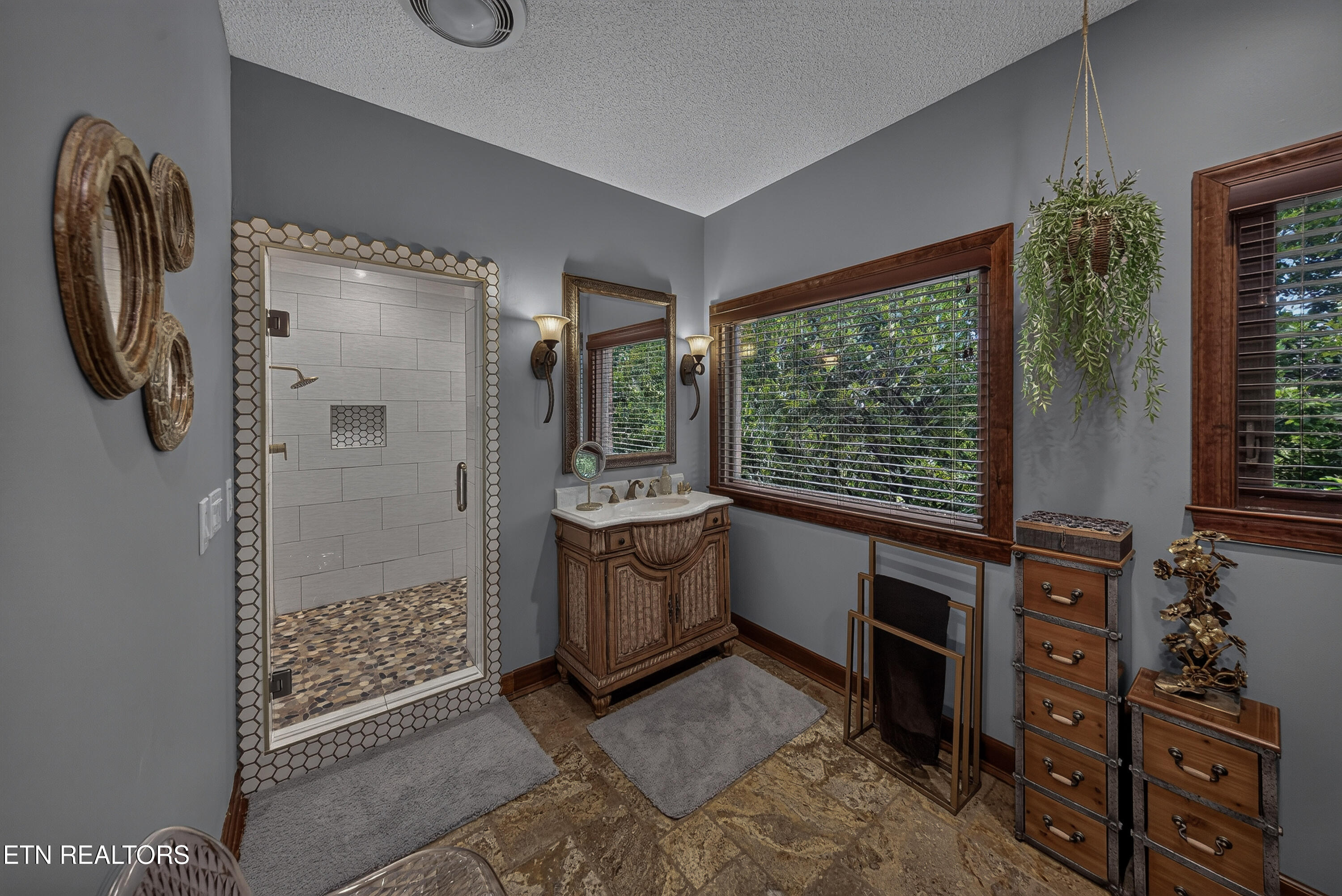 1329 W Hunt Road Maryville TN 37801
