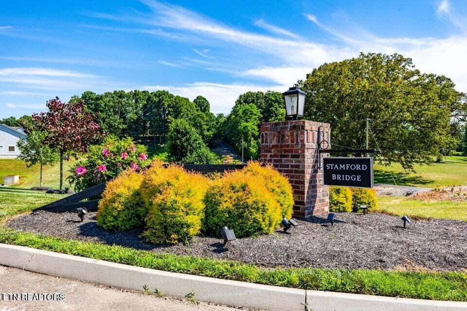 171 Stamford Bridge Way Lenoir City TN 37772