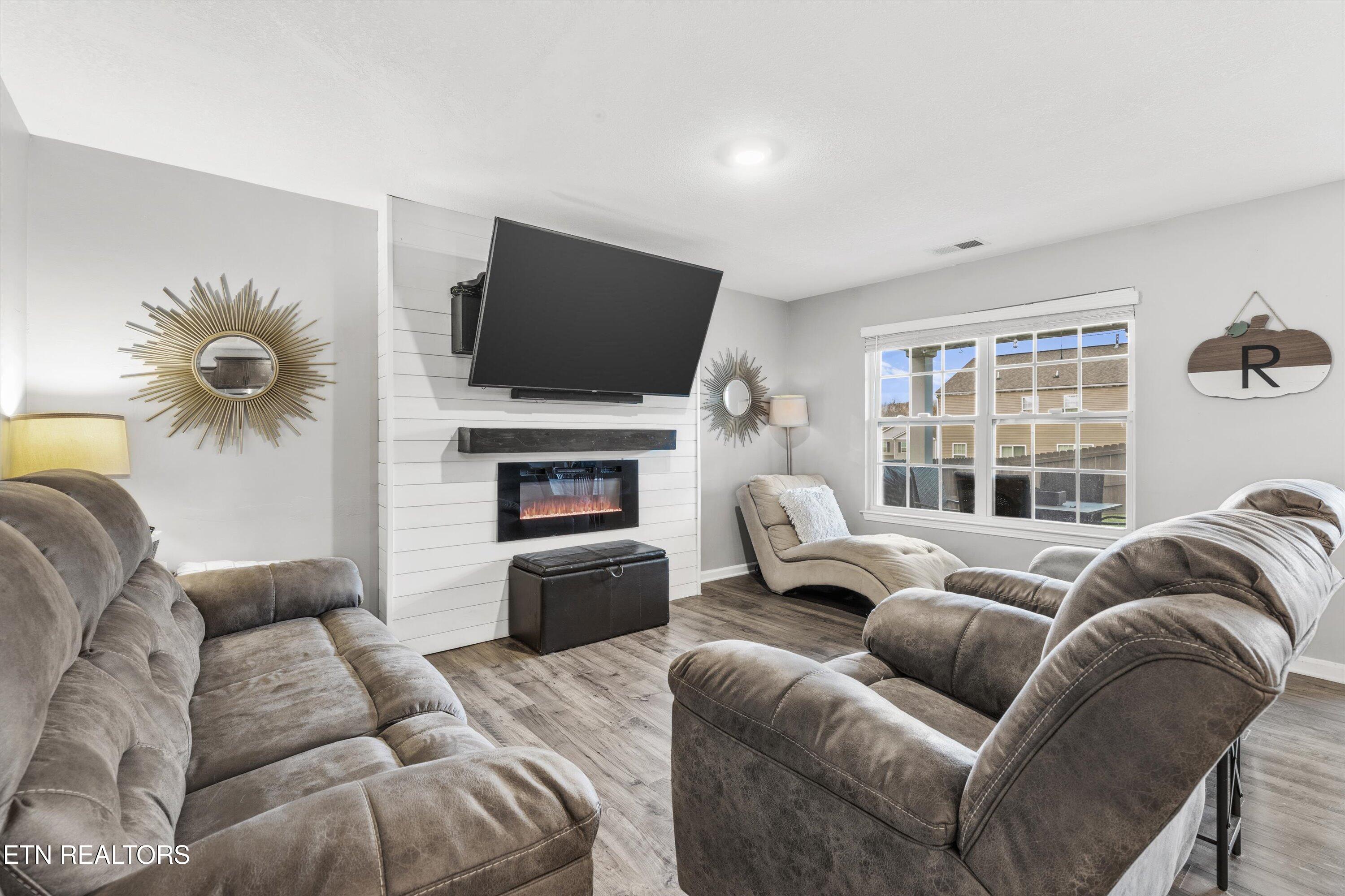 9550 Joy Denise Lane Heiskell TN 37754
