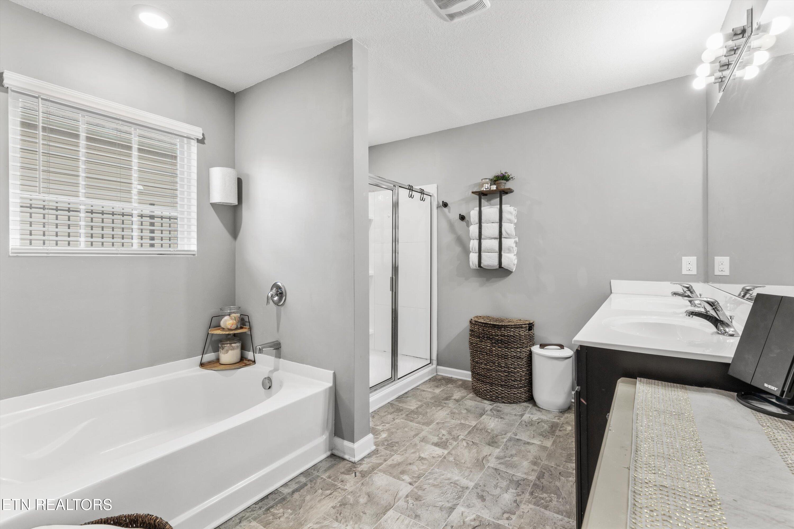 9550 Joy Denise Lane Heiskell TN 37754