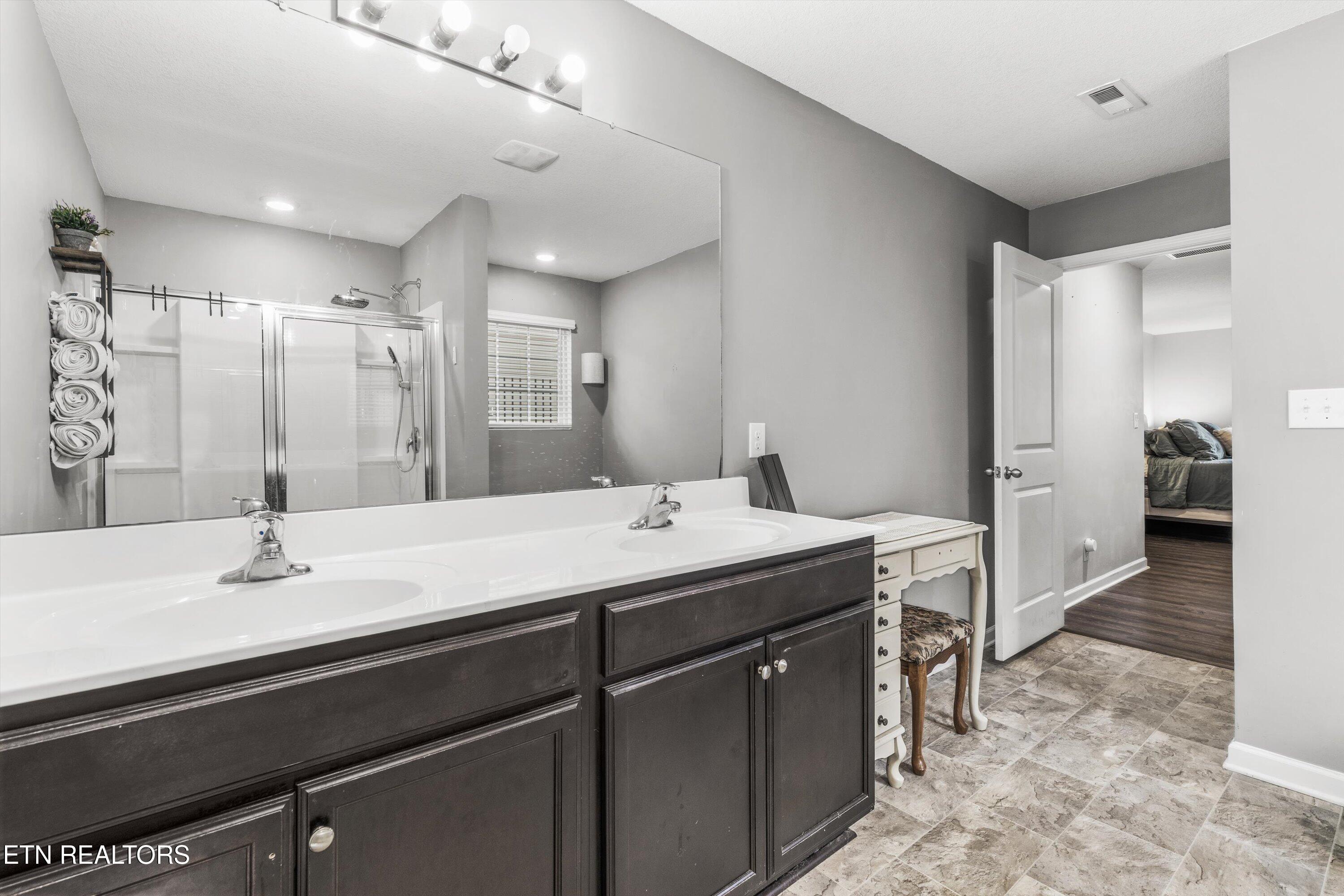 9550 Joy Denise Lane Heiskell TN 37754