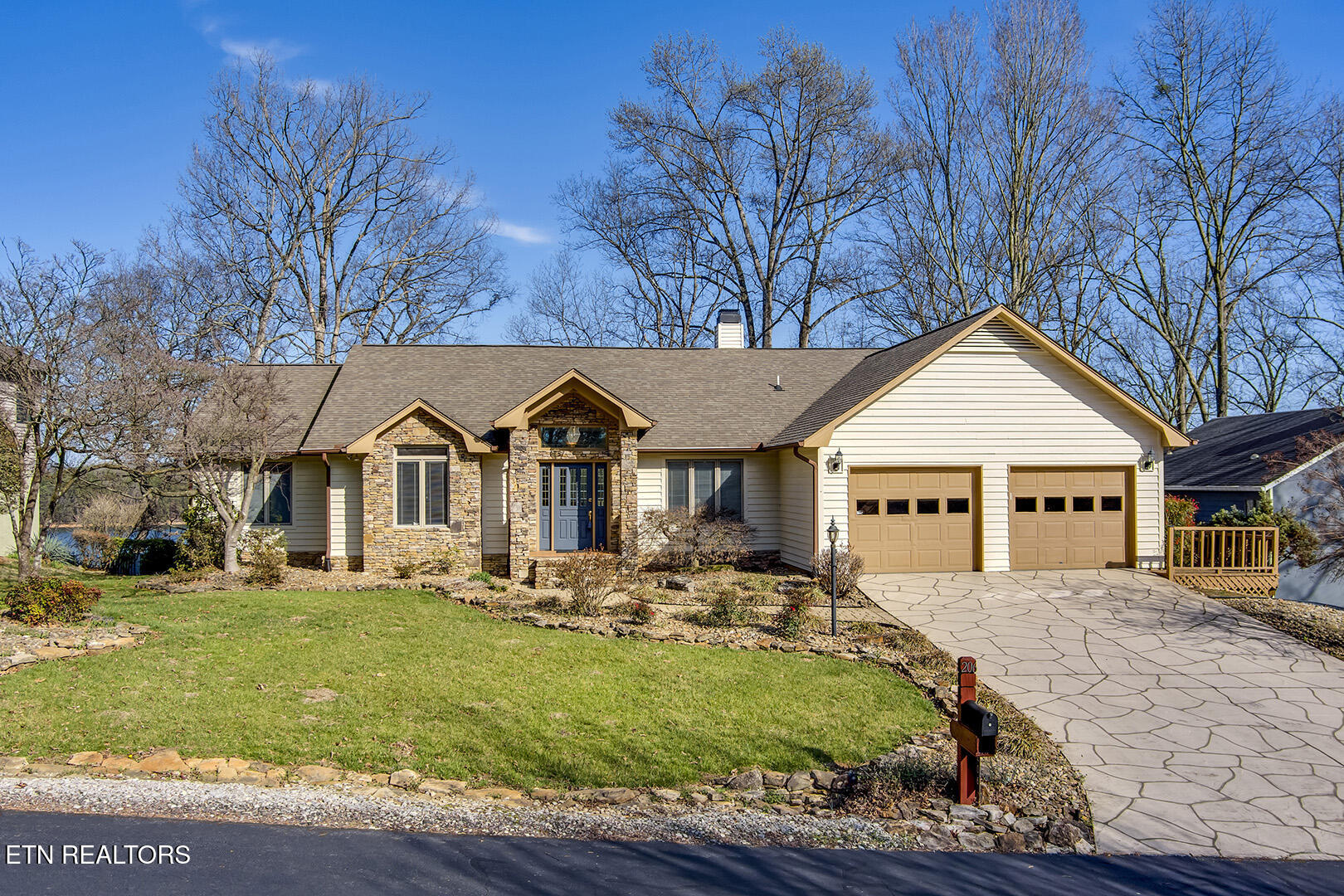 206 Kiyuga Lane Loudon TN 37774
