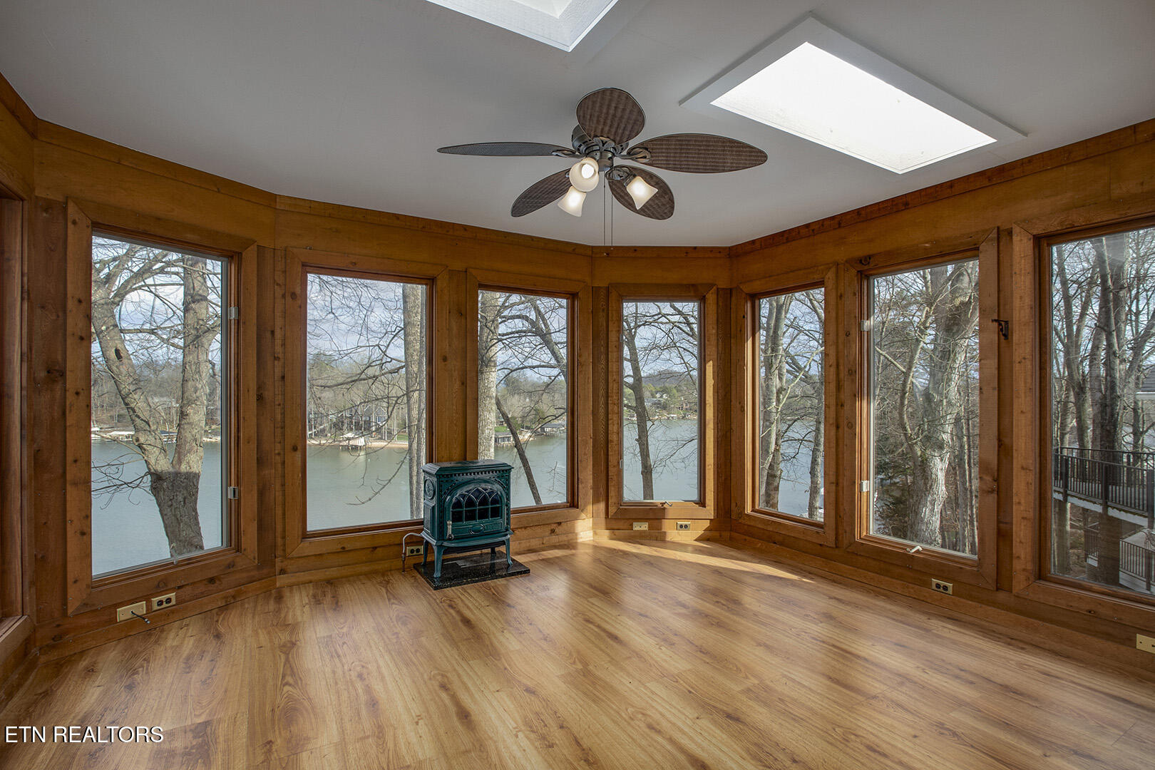206 Kiyuga Lane Loudon TN 37774
