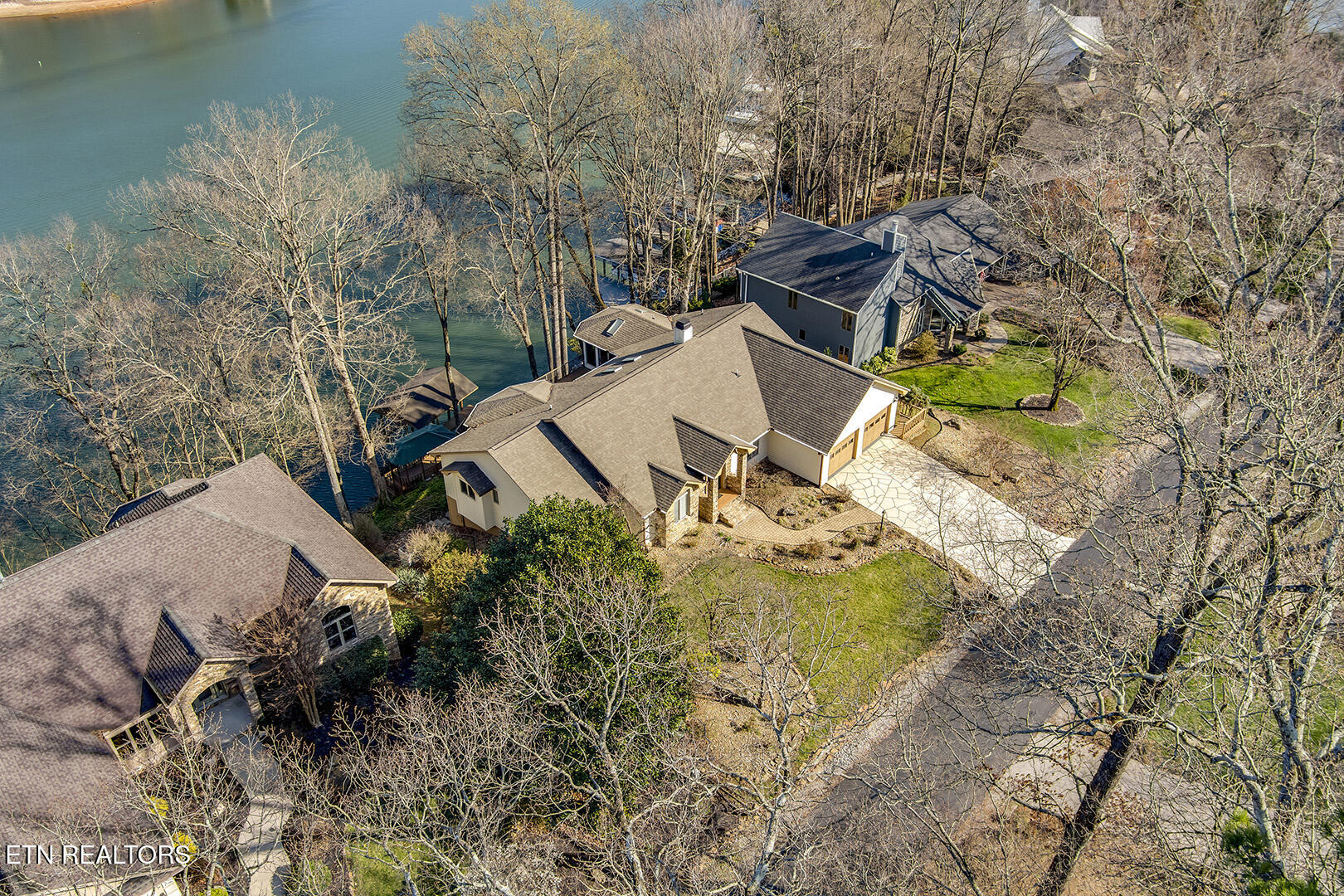 206 Kiyuga Lane Loudon TN 37774