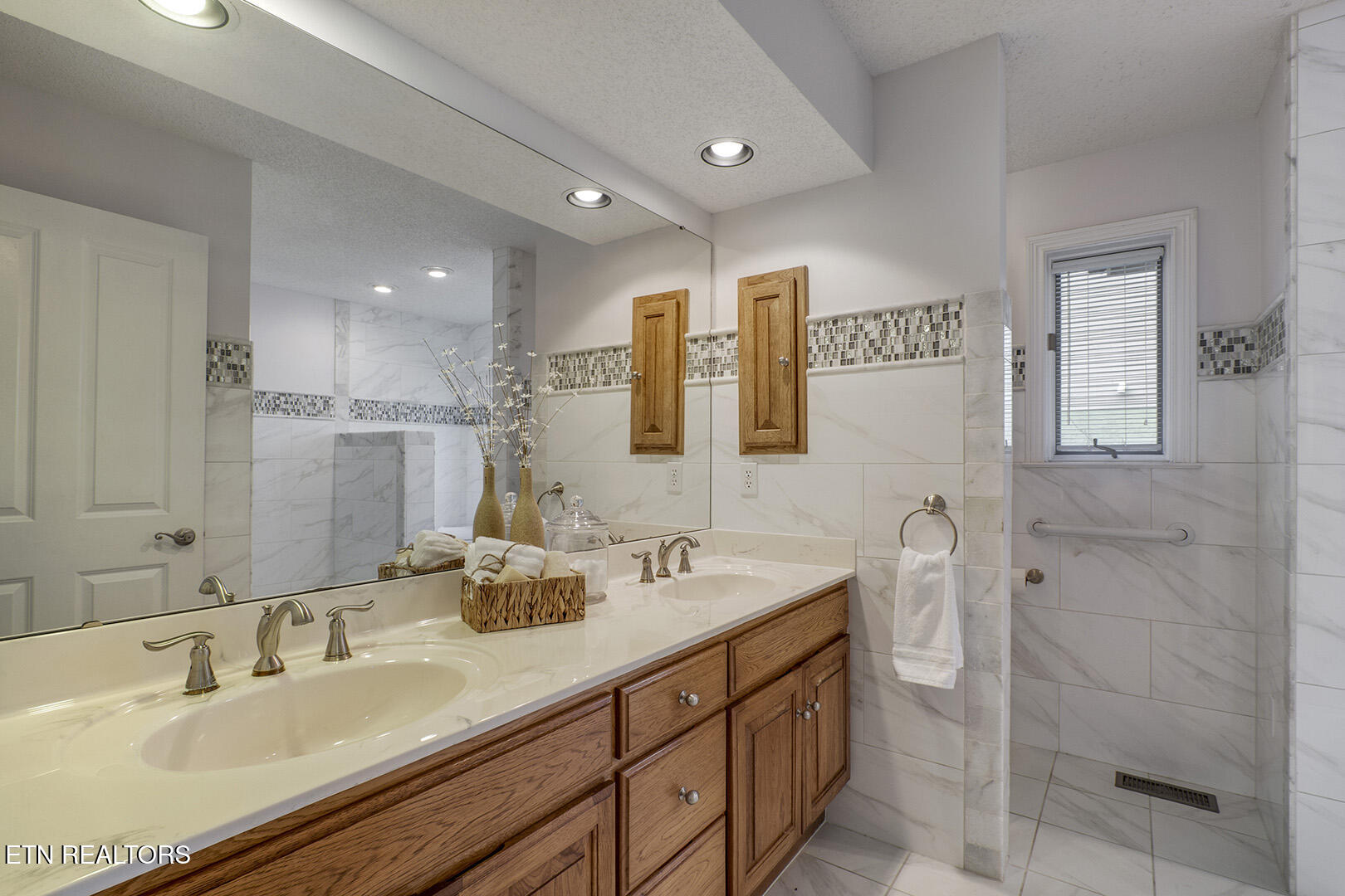 206 Kiyuga Lane Loudon TN 37774